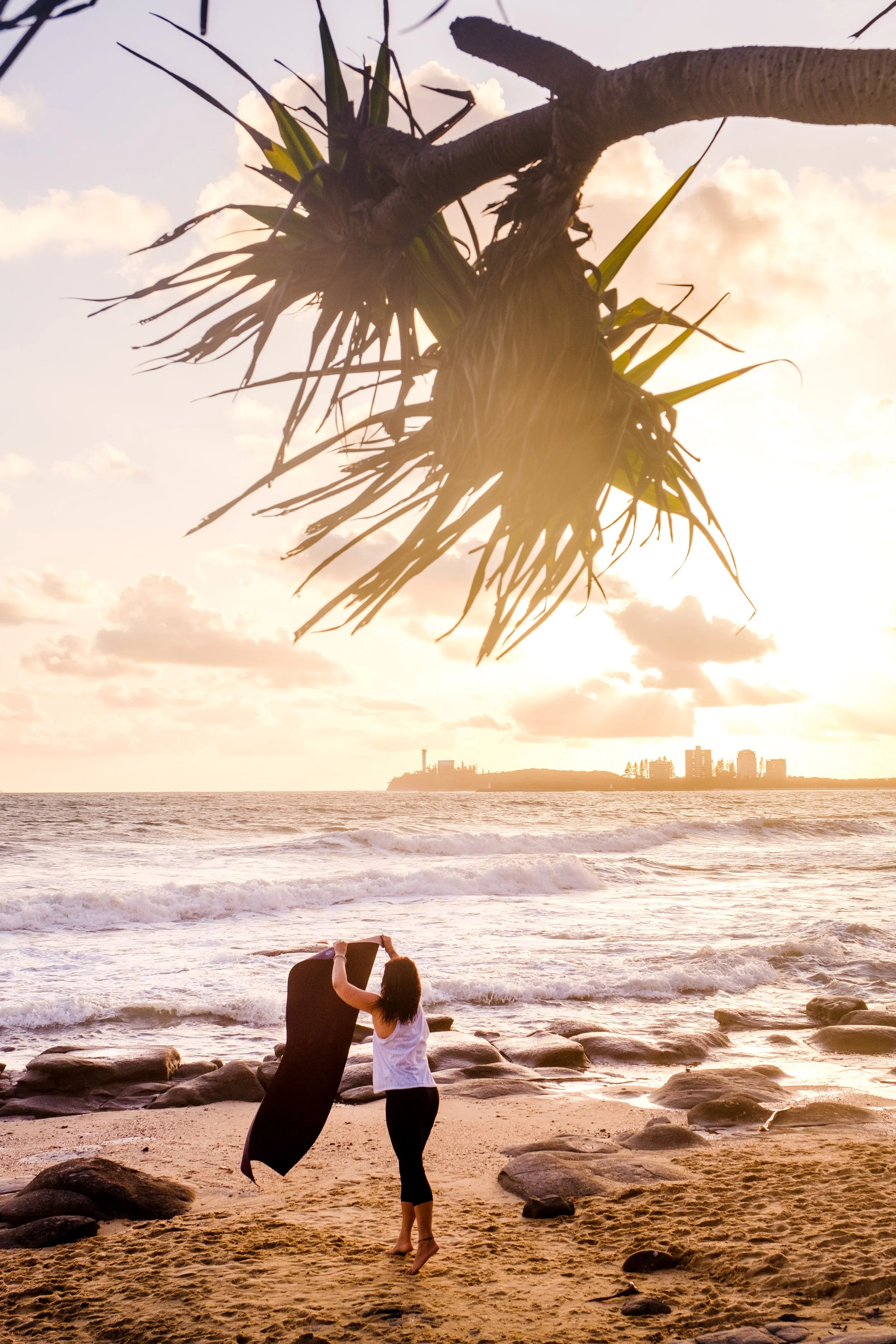 Nourishing Mindful Movements - 20 min flow