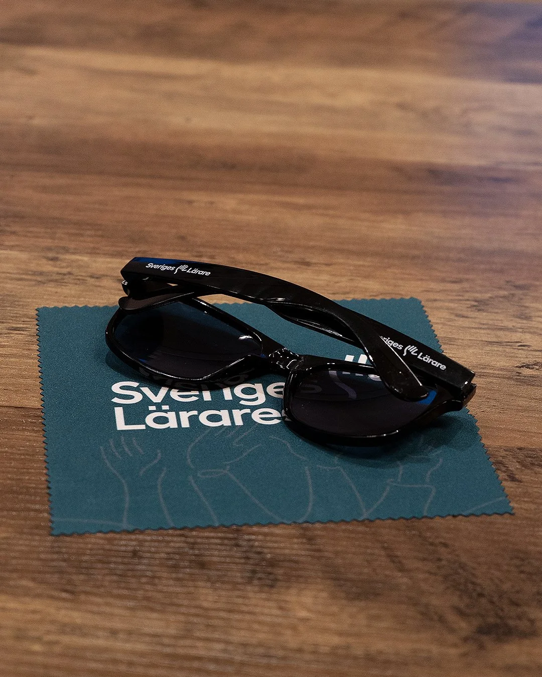 Solglas&ouml;gon &auml;r en av de vanligaste give away-produkterna och det finns s&aring;klart en anledning till det. &Auml;ven om de mest anv&auml;nds p&aring; sommaren s&aring; &auml;r solglas&ouml;gon n&aring;gonting som kan anv&auml;ndas &auml;ve