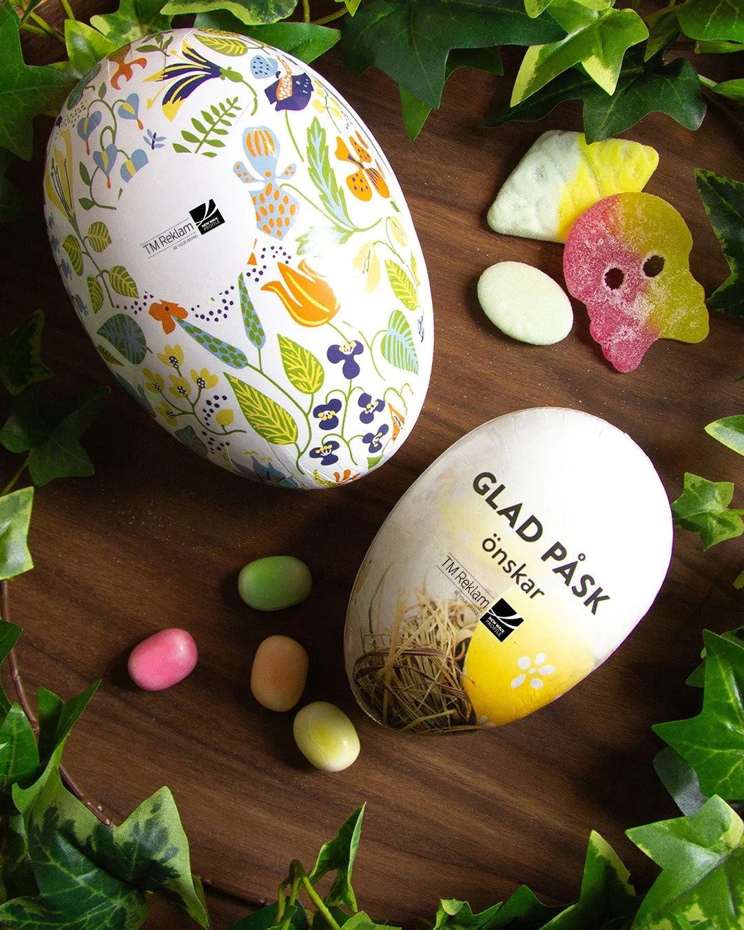 Psst! Du gl&ouml;mmer v&auml;l inte bort att p&aring;sken n&auml;rmar sig? Kika in i er webbshop eller p&aring; v&aring;r hemsida f&ouml;r mer p&aring;sk-inspo! 🍭🐣

#tmreklam #newwaveprofile #presentreklam #profilreklam #profilmaterial #p&aring;sk 