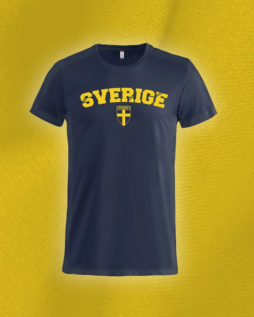 T-shirts, tr&ouml;jor, kepsar, halsdukar, bucket hats och solglas&ouml;gon &ndash; tillsammans kl&auml;r vi oss r&auml;tt 🇸🇪

#tmreklam #newwaveprofile #presentreklam #profilreklam #profilmaterial #sverige #vm