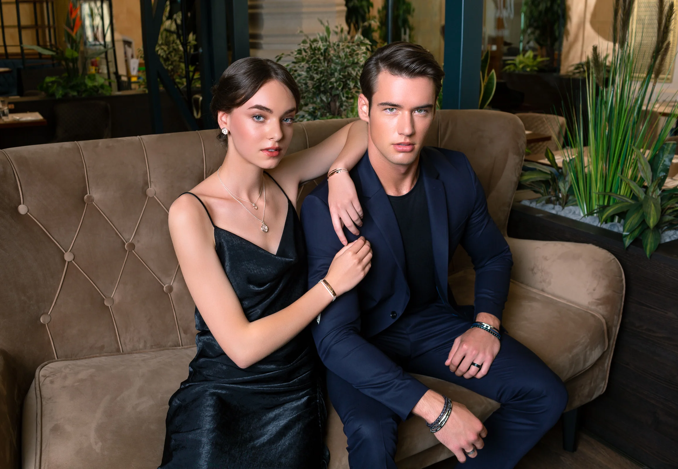 UNIQUE & CO