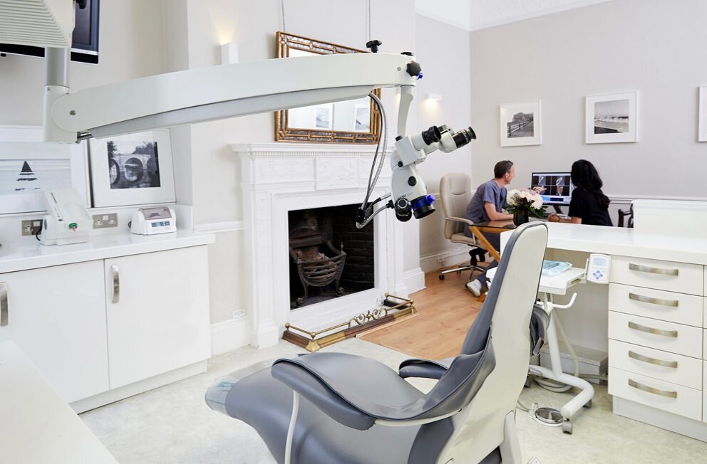 At Carling Dental, Michael and the whole team have spent many years studying, training and practicing, so that we can maintain, enhance and create beautiful smiles.⁣
⁣
Our treatments are rooted in an in-depth knowledge of dental literature and eviden