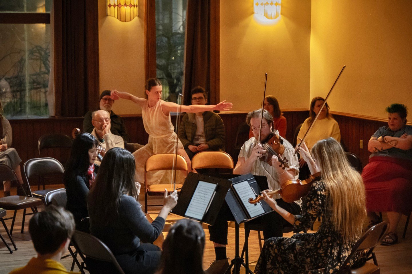 "The Great Space" inspires 🎈and expires 🌬️ today in Athens, Tennessee! @bchakoianjonesmusic @nashville.chamber.music
🎨 Event with The Arts Center / Athens Area Council for the Arts @myartscenter
Arts on the Side ON TOUR
🗓️ Tuesday, Marc