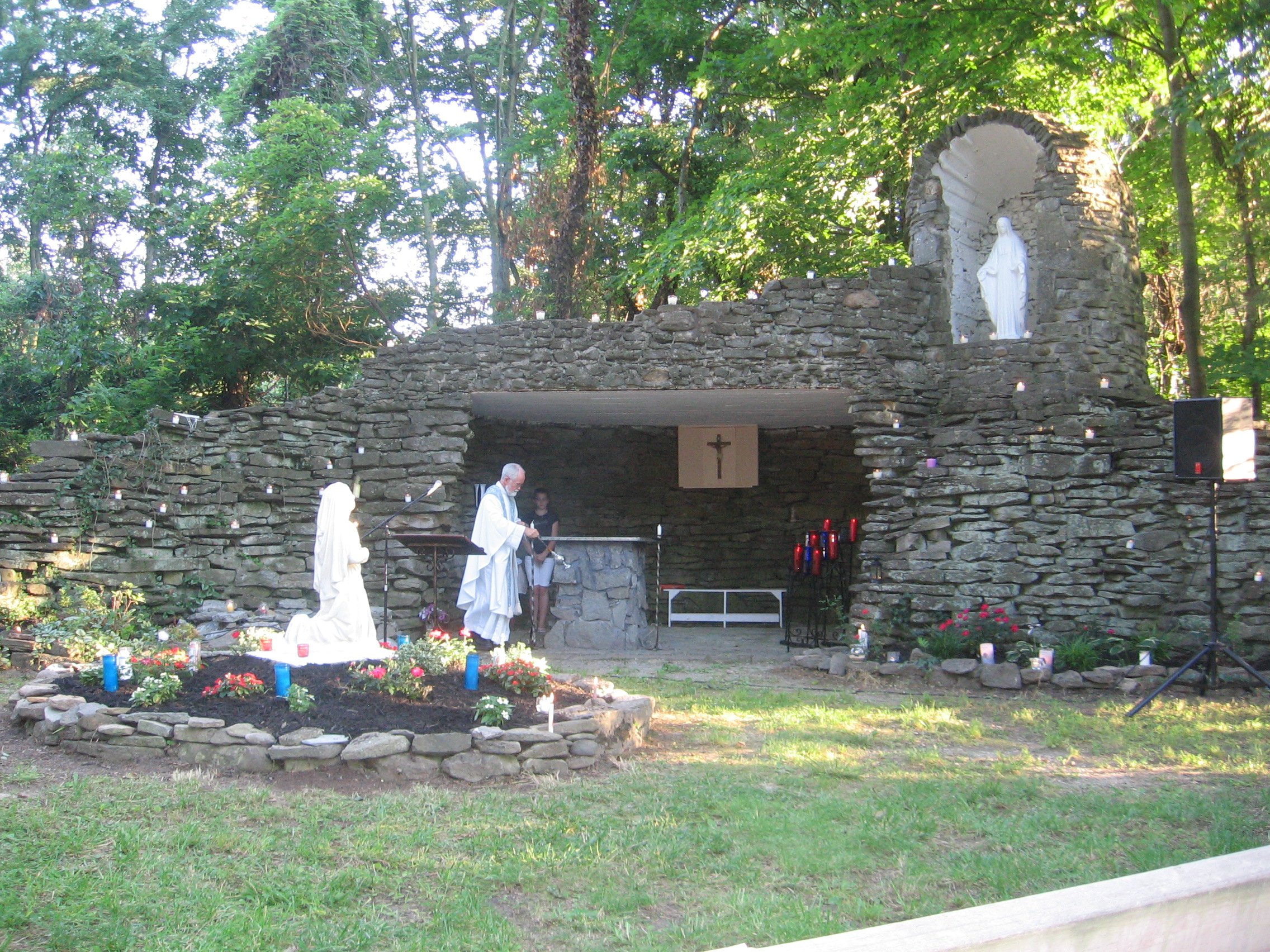 Grotto Dedication pictures 022.jpg