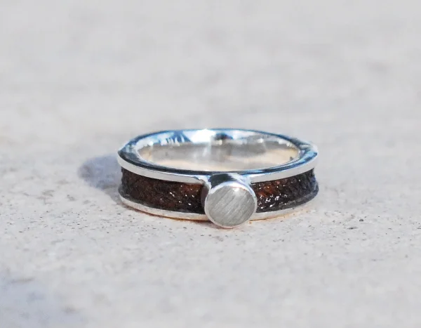 Flat Band and Hoof Stone in Silver or 9ct Gold