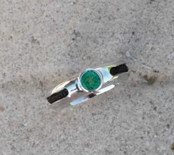 horsehair ring emerald