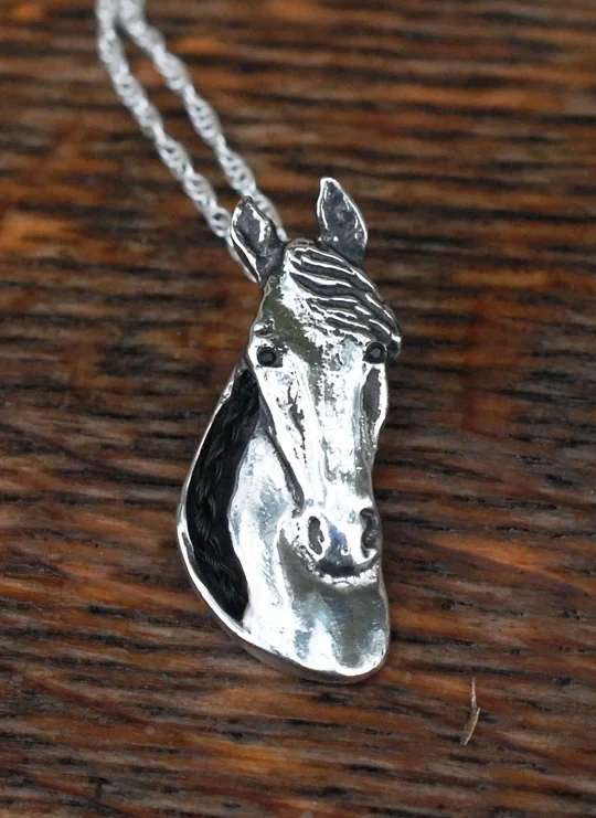 custom horse pendant