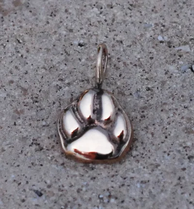 custom dog paw pendant