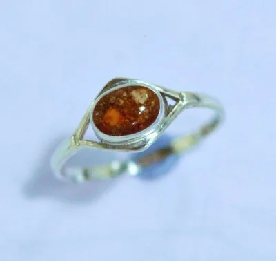 ovalashesringamber.JPG