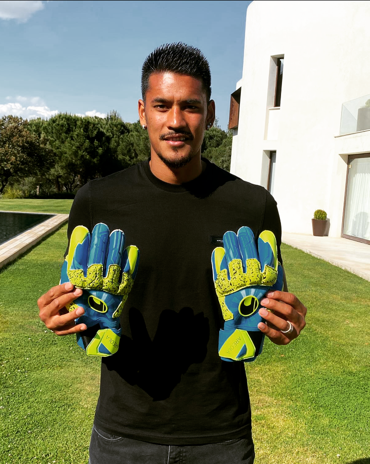 A. Areola gants 1.PNG