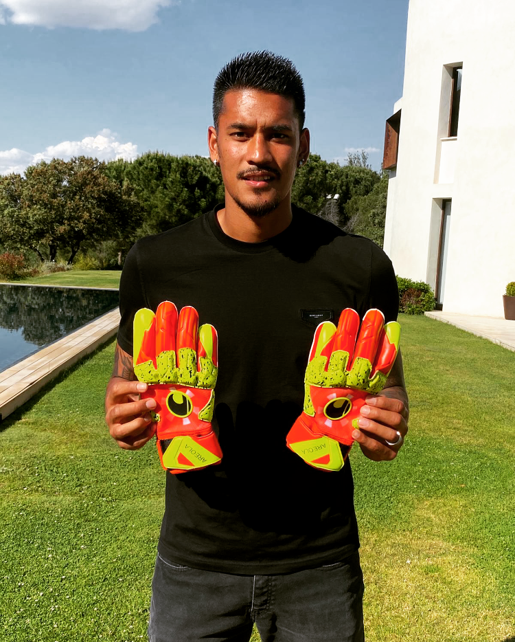 A. Areola gants 2.PNG