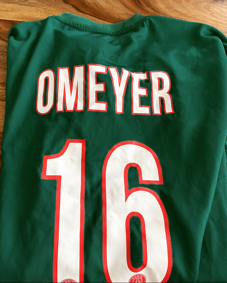 T. Omeyer maillot.PNG