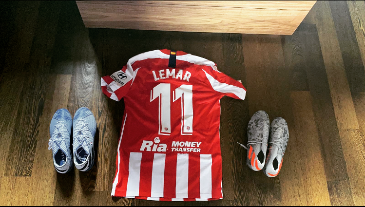 T. Lemar maillot et chaussures R.PNG