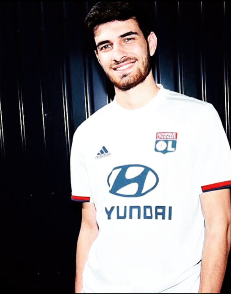 M. Terrier maillot R.PNG