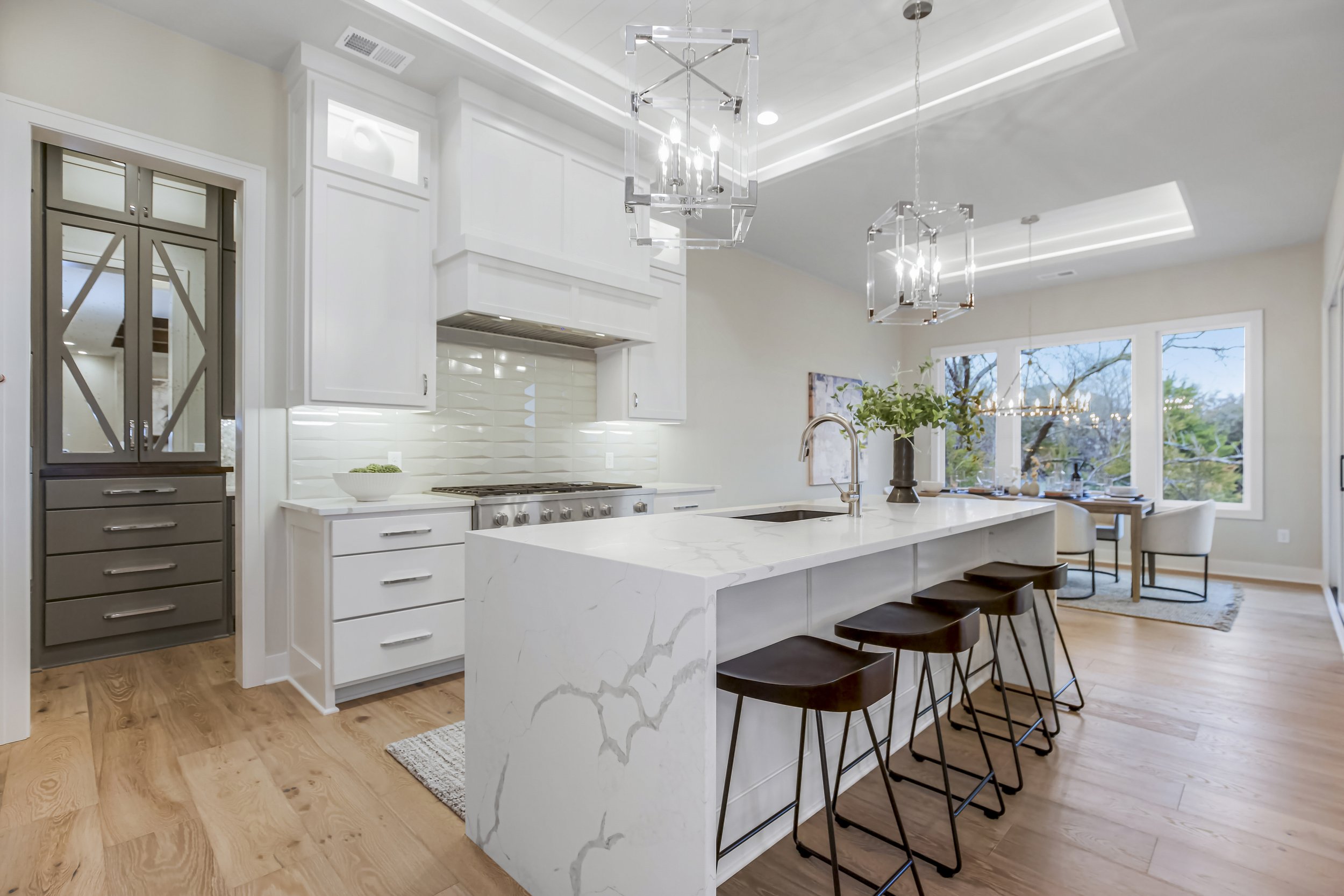 25080W105thTerrListedbyCarrieHyer385p-7.jpg