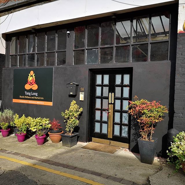Rebranding our premises with our logo and change of colour. What do you think?
#design #rebranding #logo #wellness #shaolin #london #martialarts #health #positivevibes #feelgood #happyplace @shifuhengwei