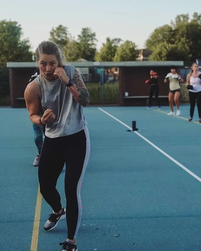 Doing what you love most!!
Thanks @mfallaux 📷 
Female boxing @stootalkmaar 
#work #working #lovemyjob #boxing #boxinggirl #femaleboxing #stoot #sport #sportlife #fit #fitness #fitnessmotivation #fitnessgirl #fitmom #fitfam #fitdutchies #workout #alk