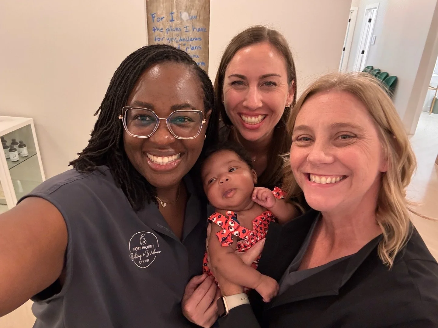 3 midwives and a baby! 

2nd picture is of the best big brother ever. 🤍✨

#birthcenter #bigbrother #dfwmidwives #texasmidwives #fwbirthcenter #newborn
