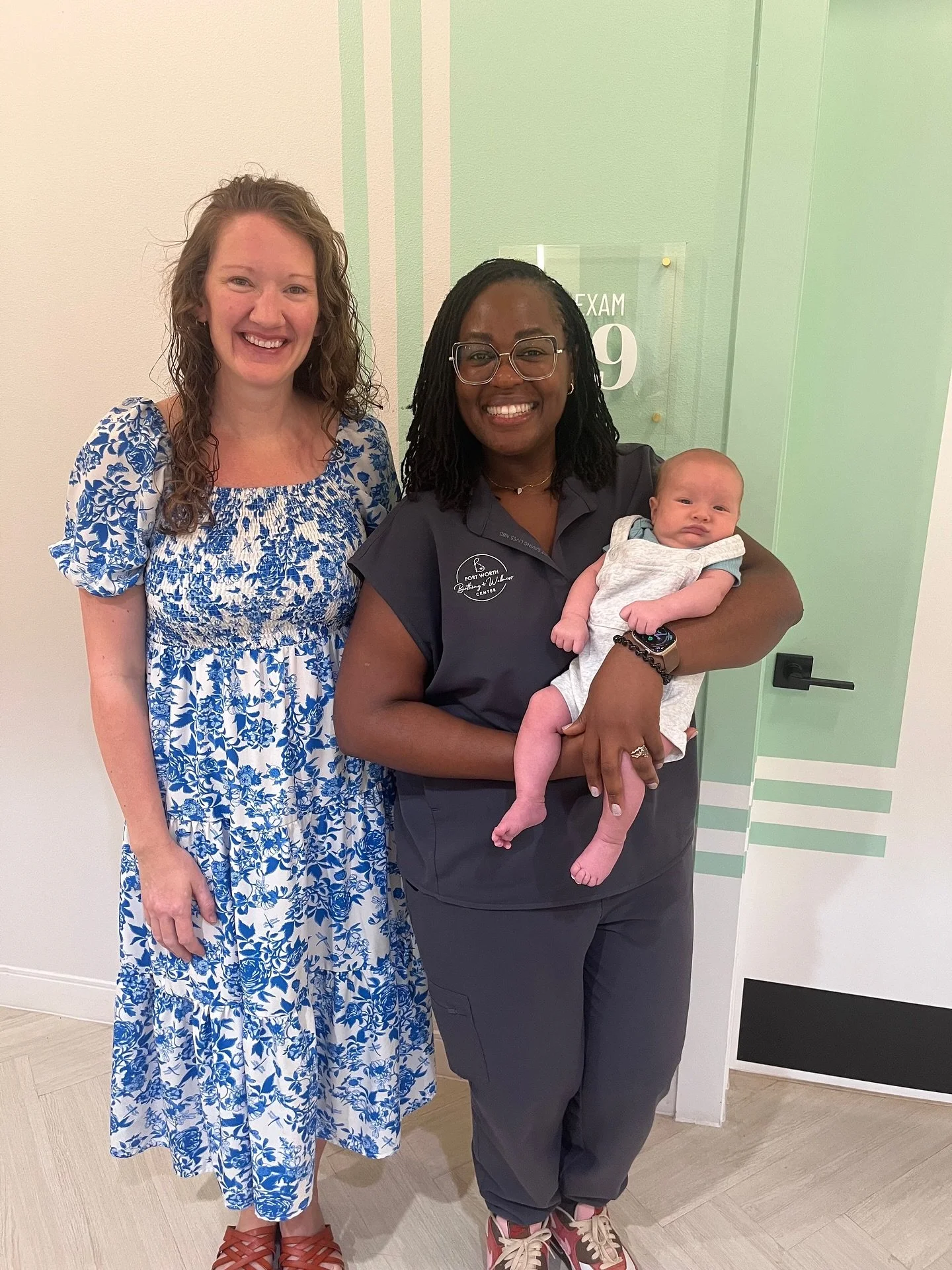 Baby cuddles for the win! 🤩

#fwbirthcenter #midwifelife #newborn #midwifery #texasmidwives