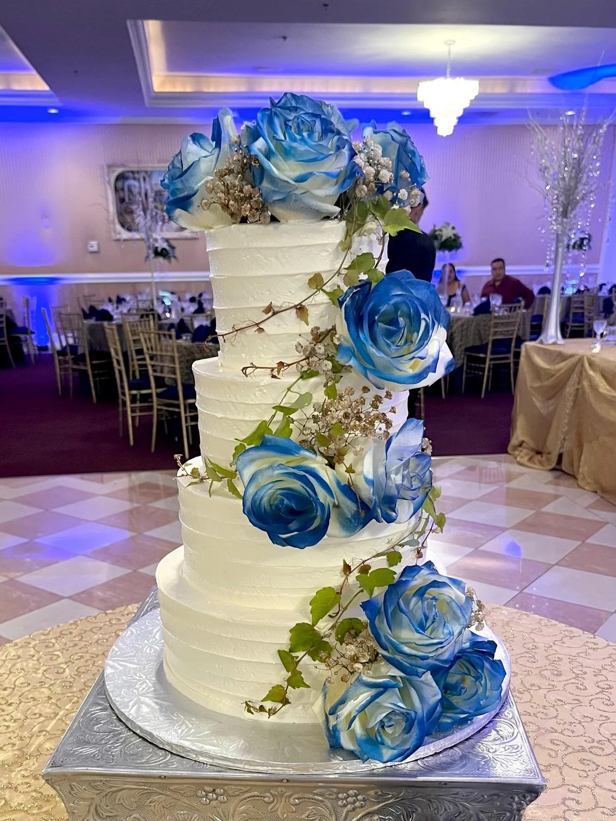 Pearl Blue Rose Cake 200 People