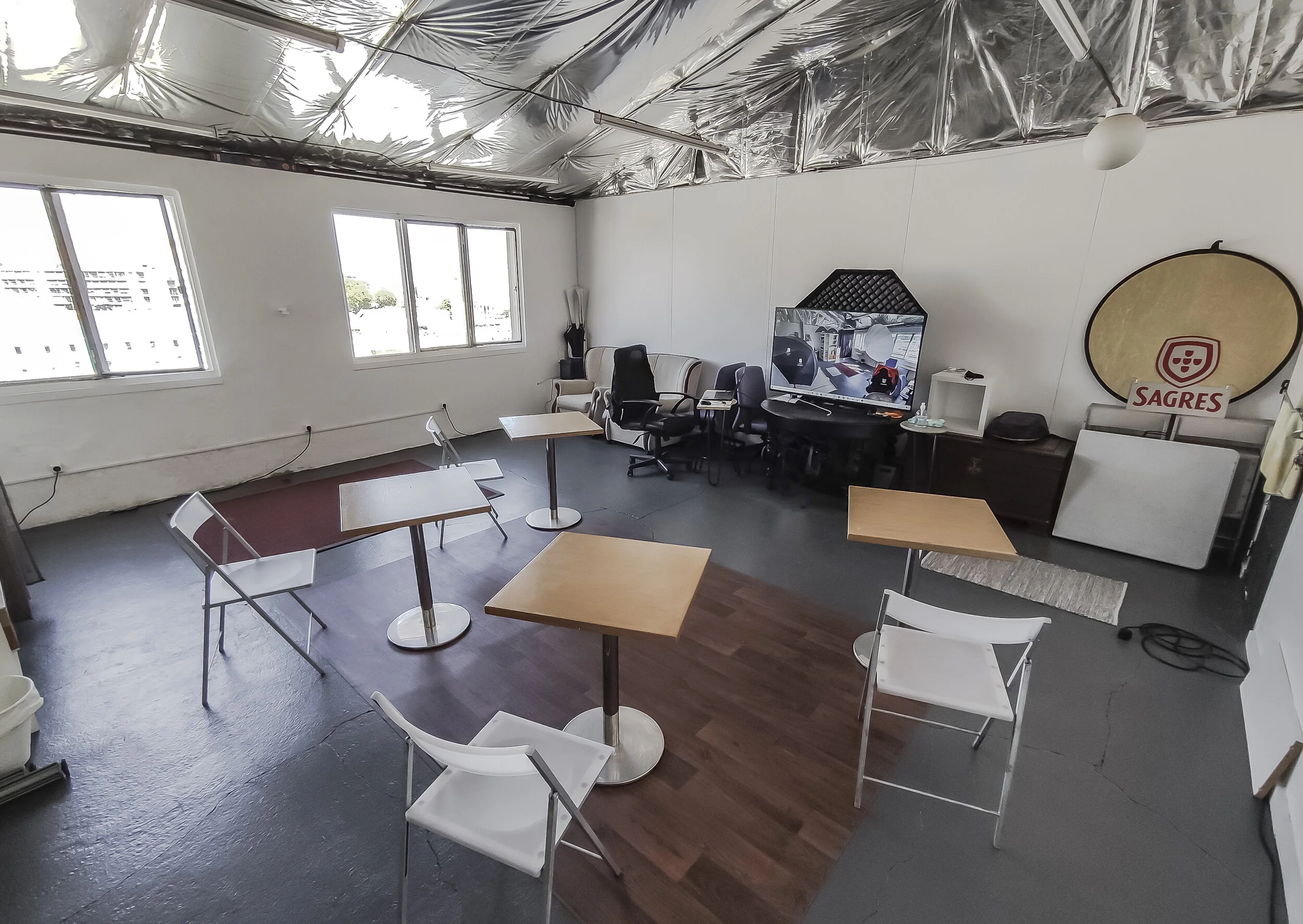 Iris Event Room002.jpg