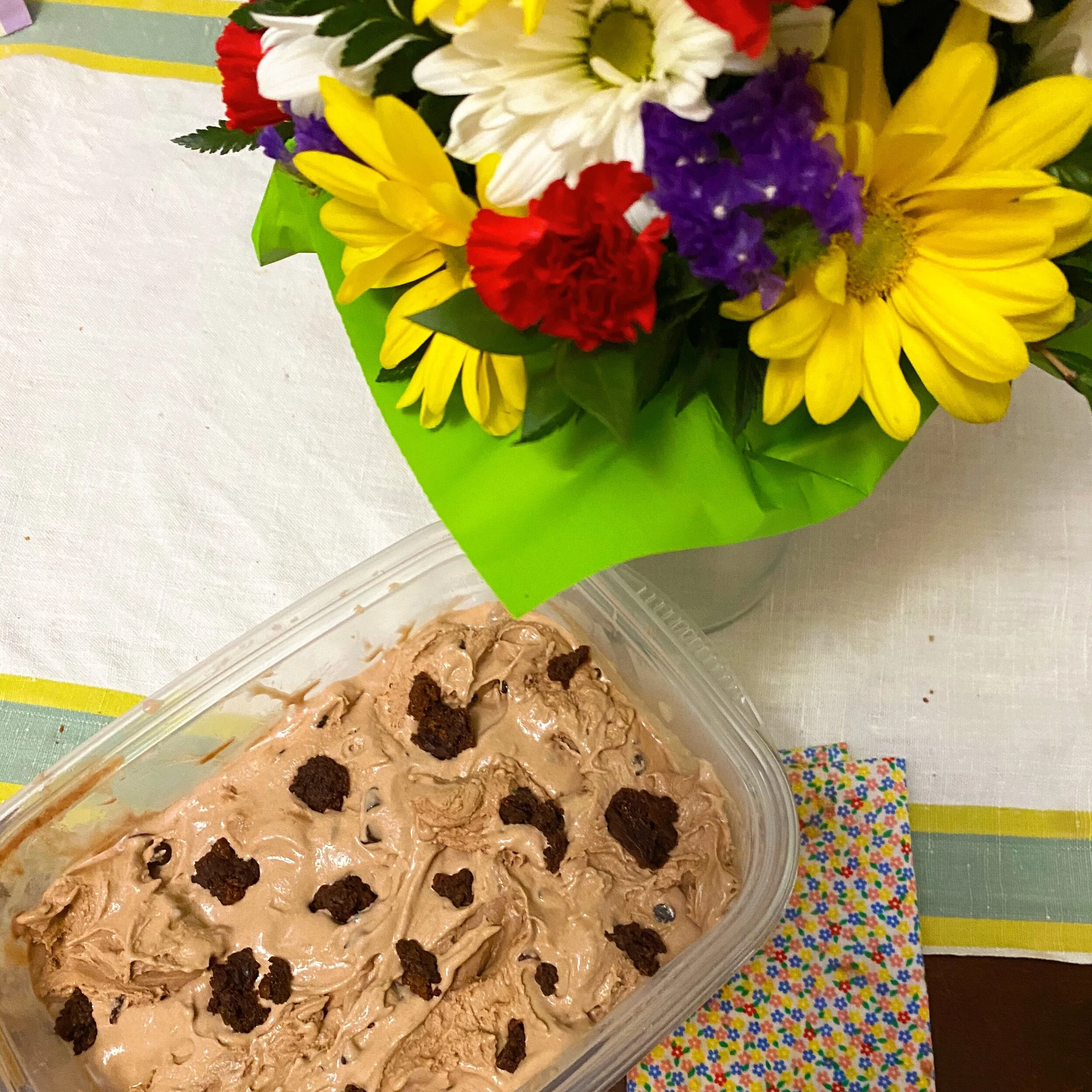 Stay Home: Chocolate Gooey Brownie