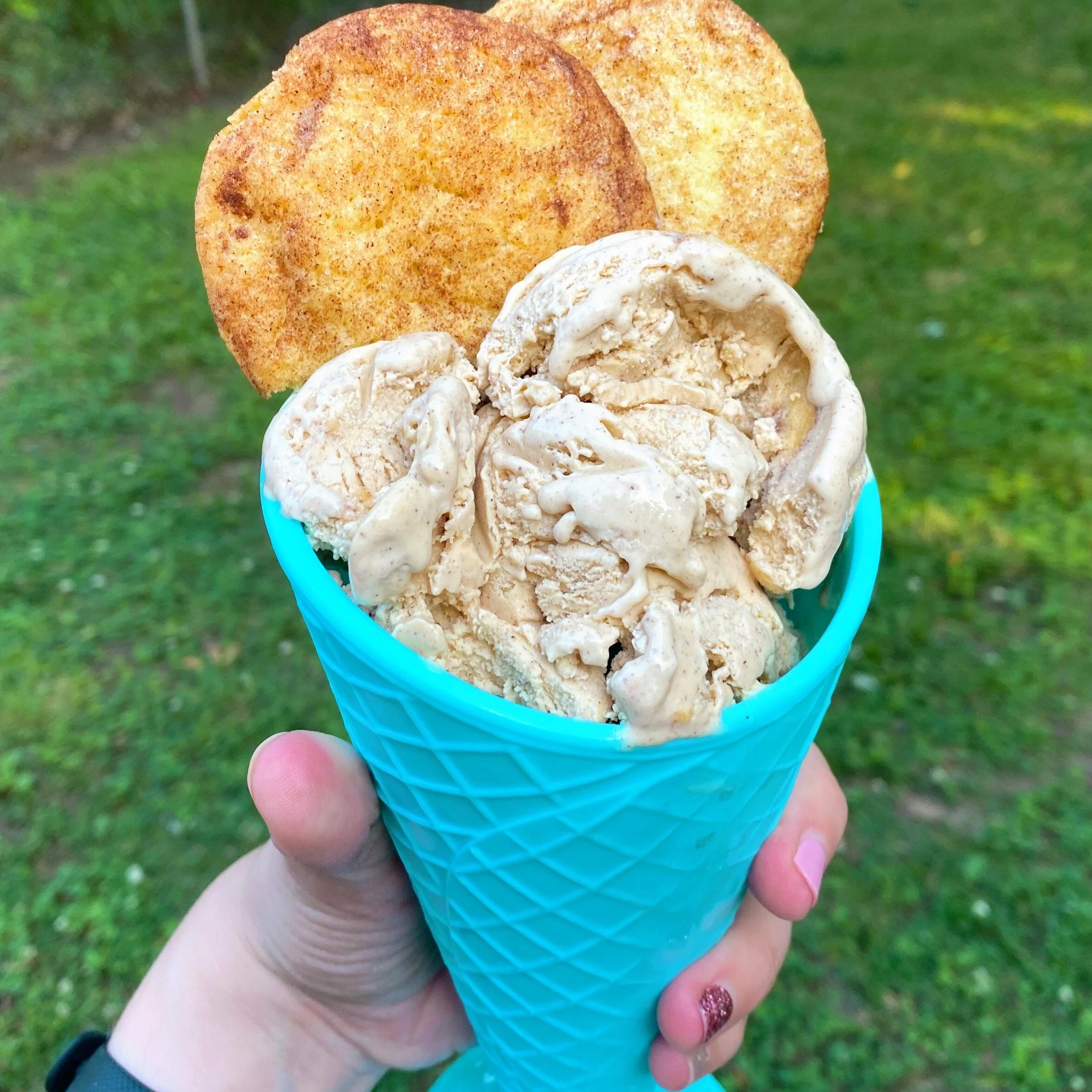 Stay Home: Rockin' Ricanelas