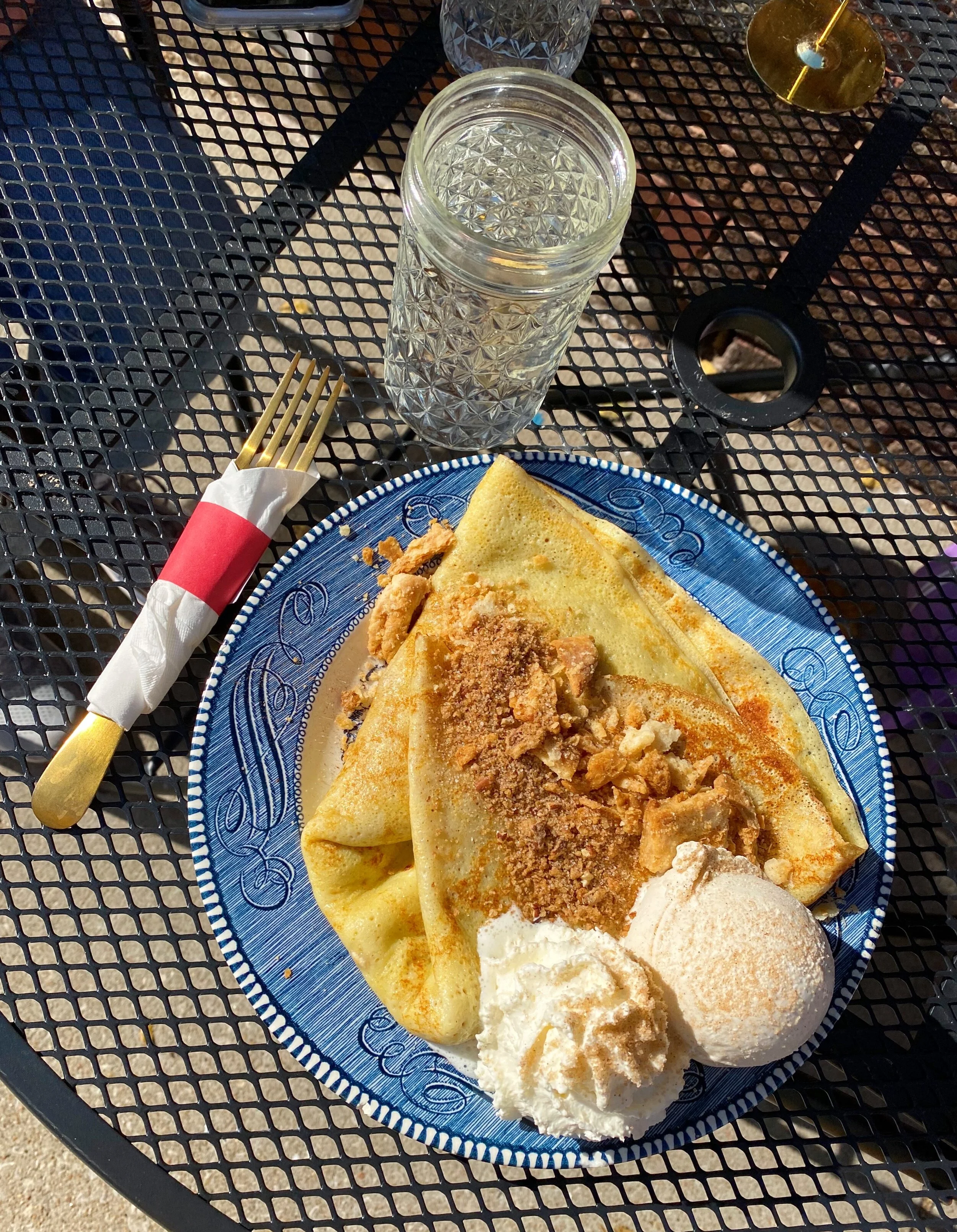 Seven Swans Creperie