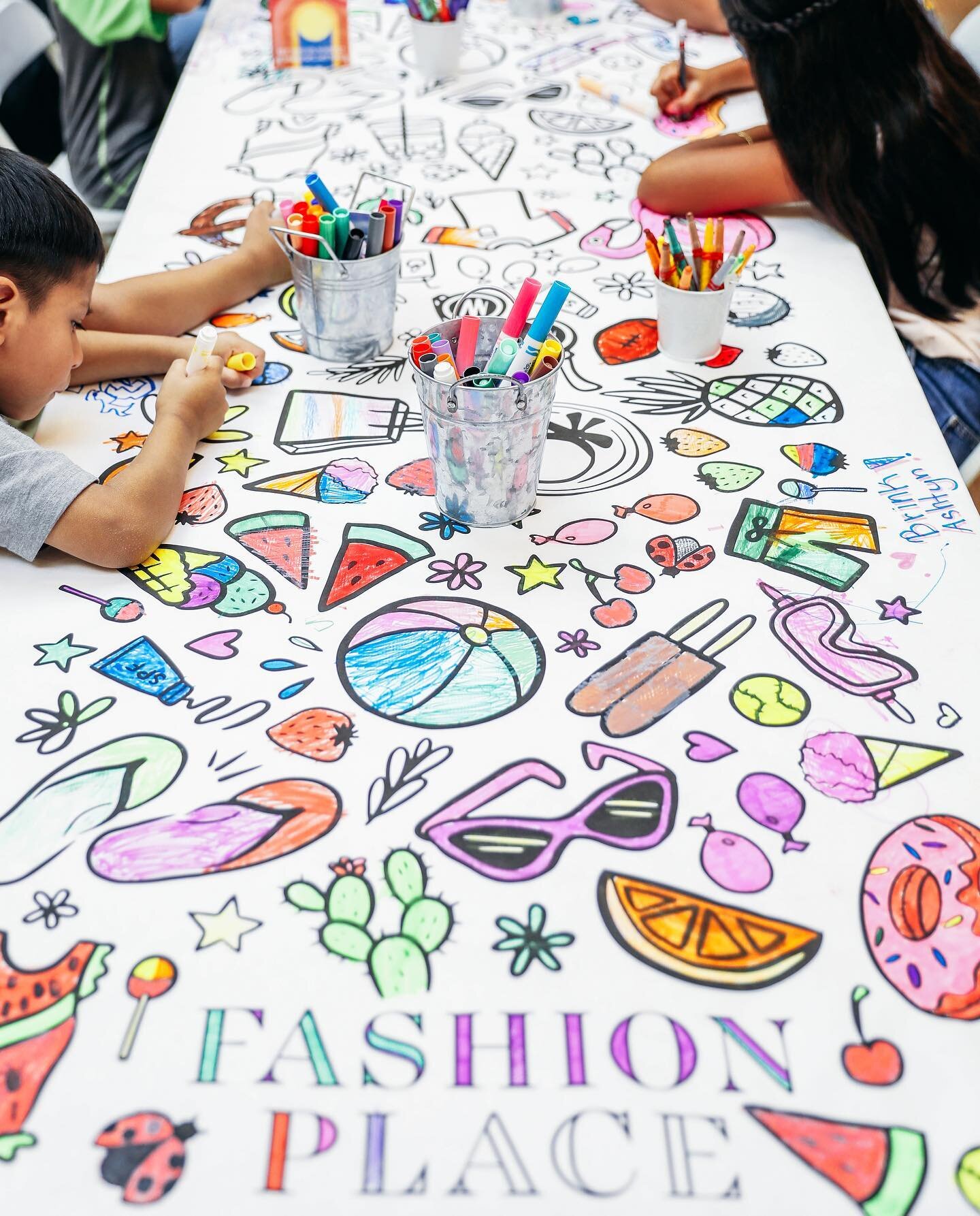 Snaps from our @fashionplacemall summer fun ☀️🖍️🎨