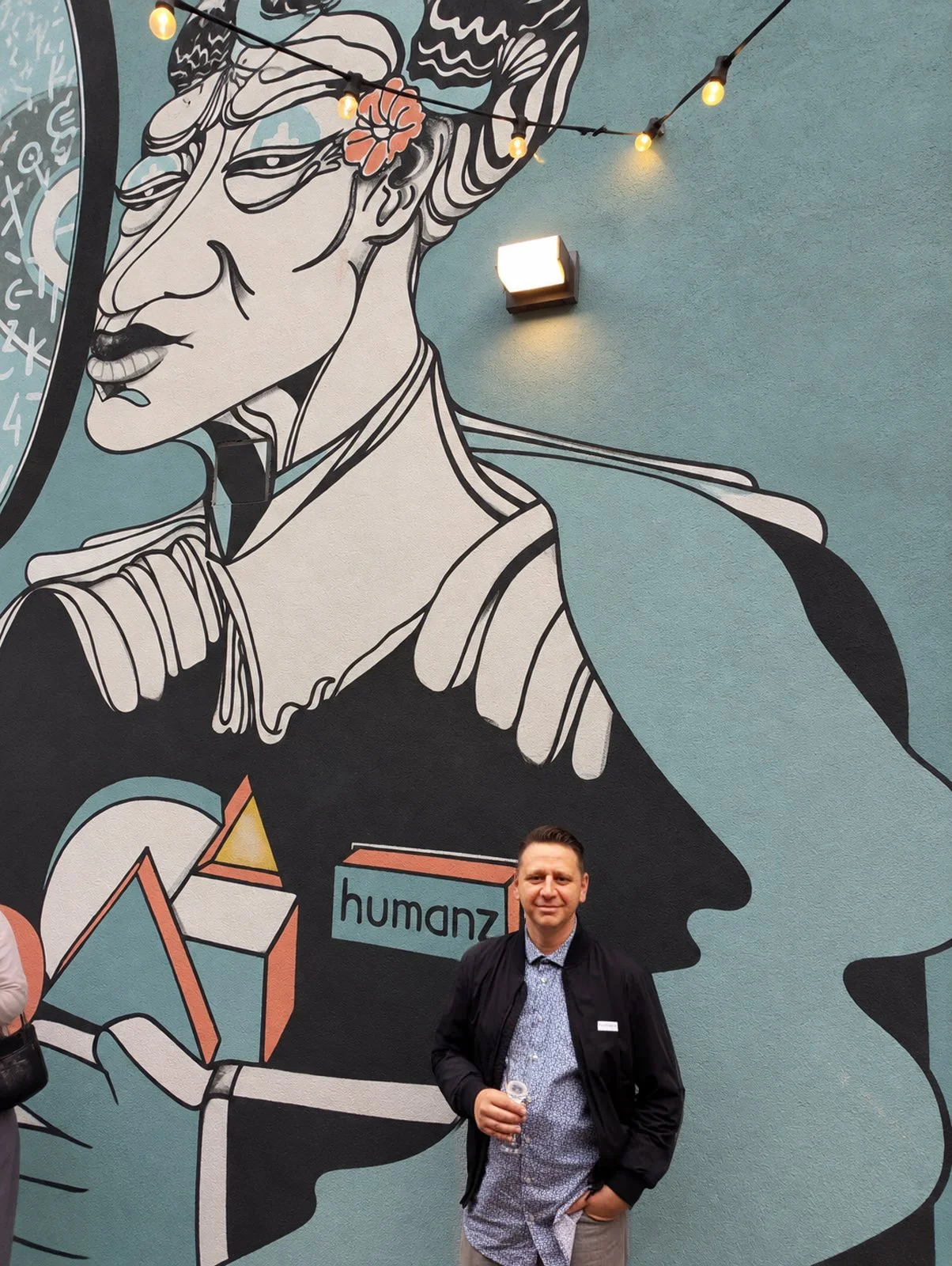 Dental Humanz: un an de stomatologie integrativă, artă și personaje care explorează interiorul uman
