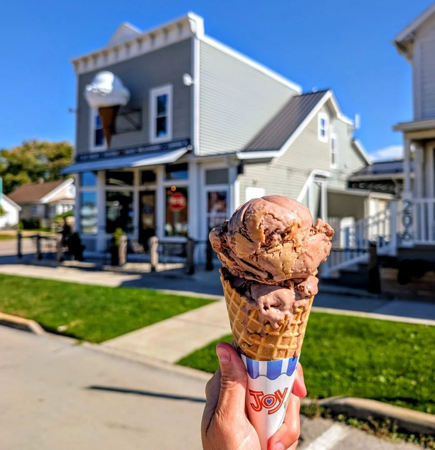 A busy weekend means we cleared some room for a few newbies...
CHOCOLATE PB
&bull; our chocolate ice cream + house peanut butter ganache streaks &bull;

CHERRY DOLE WHIP
&bull; your favorite sorbet, cherry flavored! Vegan, gluten free, soy free &bull