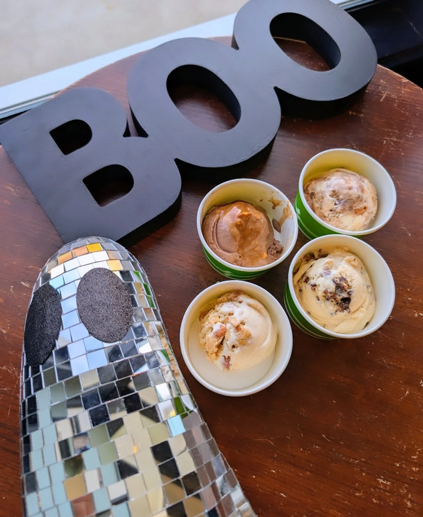 BOO! Sun came out over here for the day as a treat...HAPPY HALLOWEEN!

A Halloween treat from us: 
Anyone coming in to celebrate in costume (includes anyone accompanying a little in a costume ❤️) --&gt; free kids scoop of any 4 of our Halloween flavo