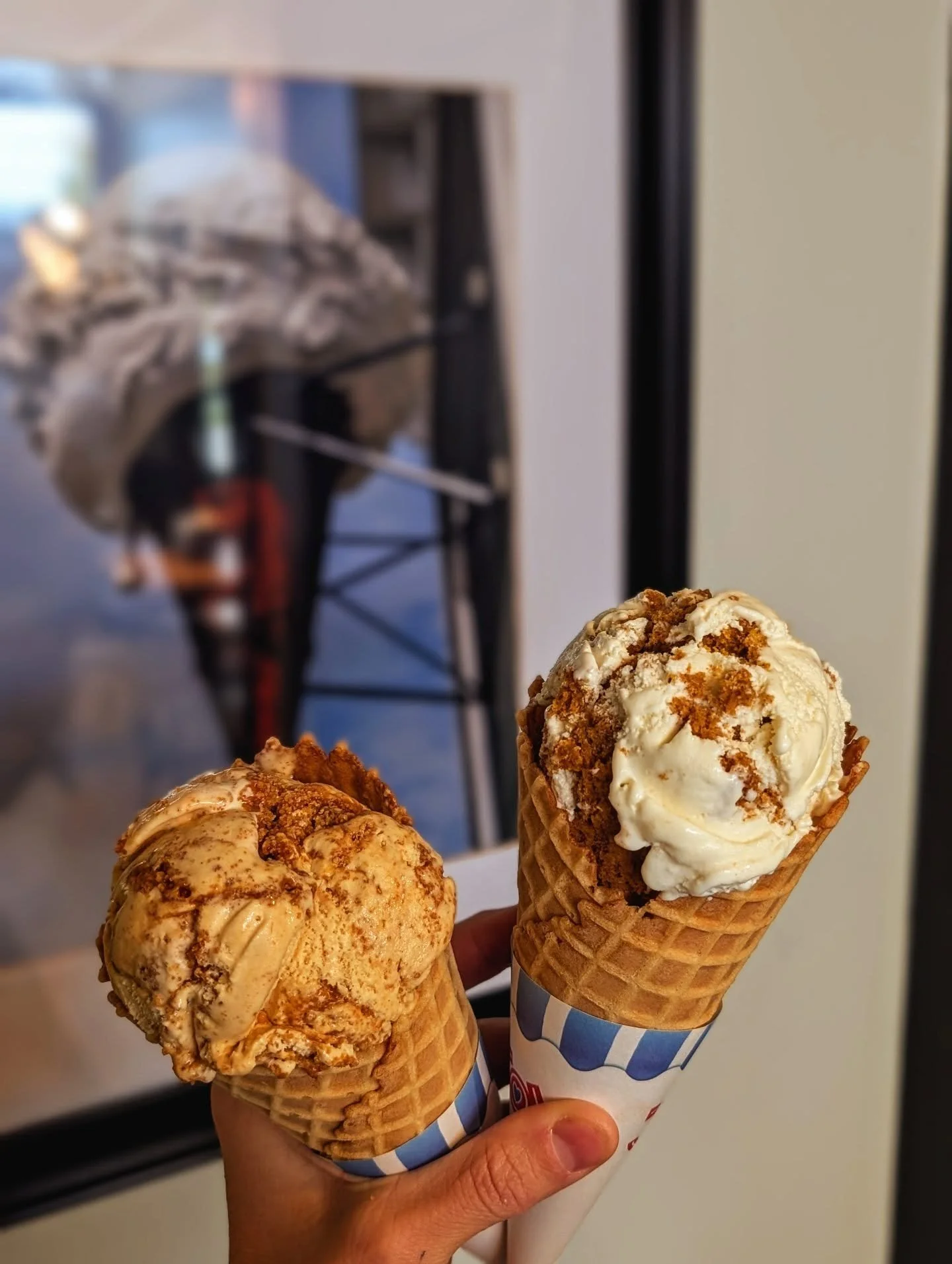 A cooler, gustier Monday...let's make it better with a { FLAVORS ALERT } - Pumpkin favorites!

PUMPKIN ROLL
&bull; vanilla cheesecake ice cream + house pumpkin cake crumbles &bull;

PUMPKIN CARAMEL CHEESECAKE 
&bull; pumpkin spice cheesecake ice crea