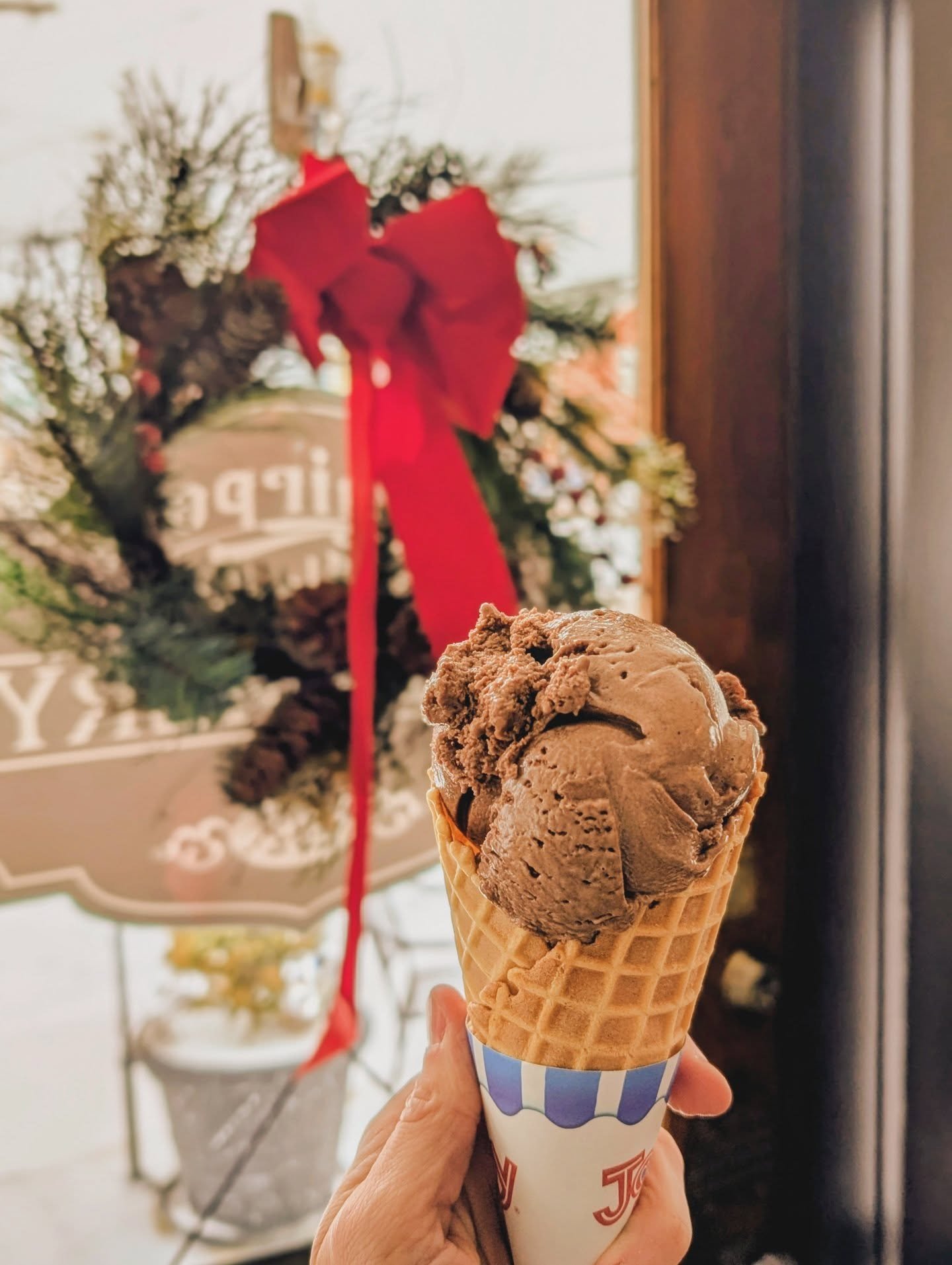 Final flavor alert of 2025!!!

VEGAN CHOCOLATE 
&bull; a whole pound of brute cocoa powder in a coconut cream base &bull;
Coconut base by @meadowvaleinc 

Last tub of...like everything. Order it if you need it, we're running it down!
Figgy pudding, d