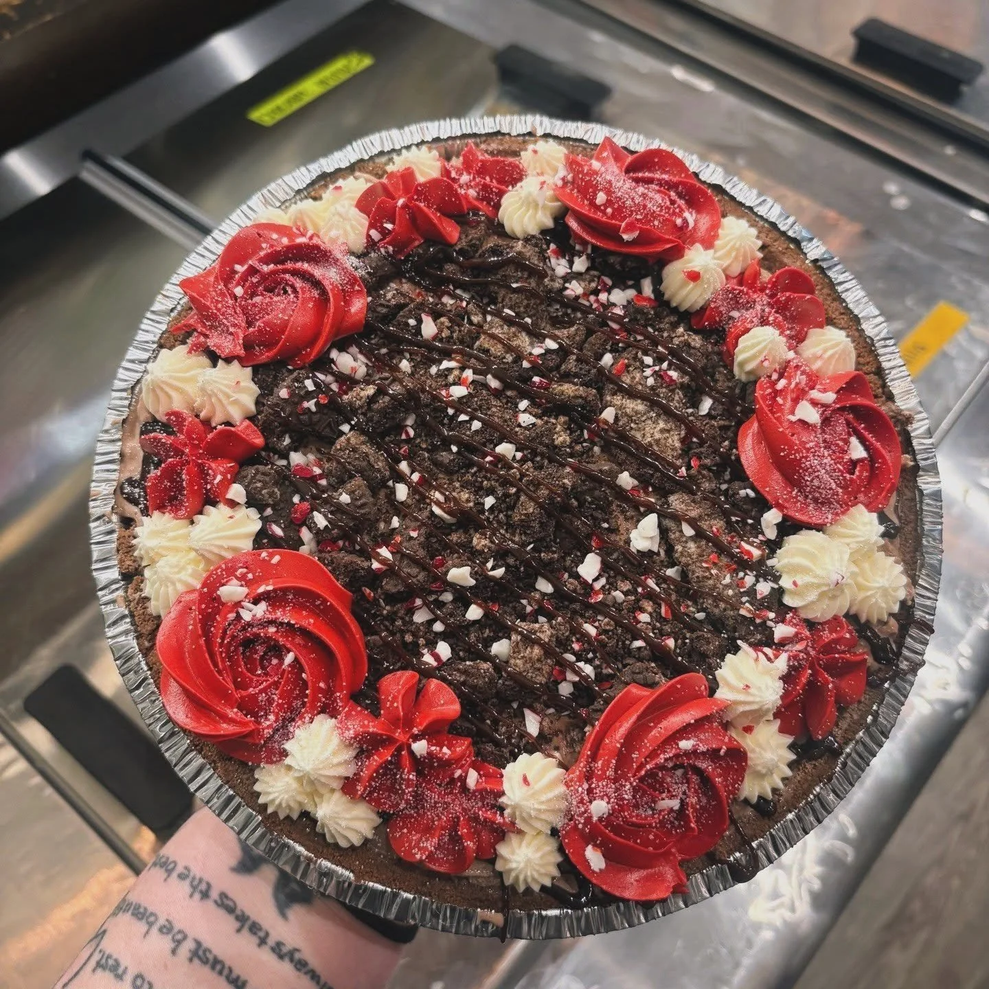 We'll keep making ice cream pies if you keep buying them!

We have a few chocolate peppermint Oreo pies left in the freezer for you today, might have to think of another option since we are almost out of peppermint pieces 😅. 

And swipe for some cak