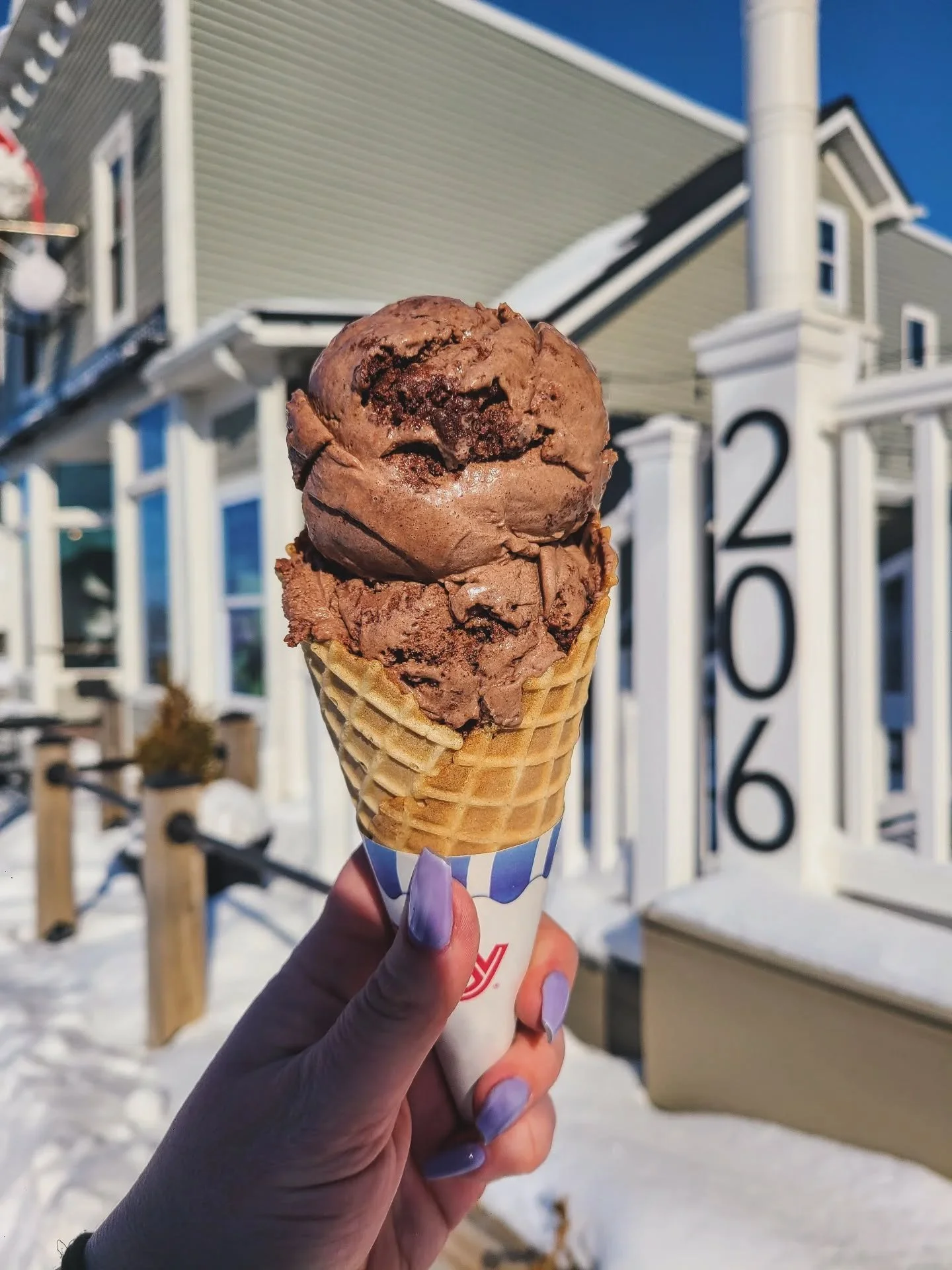 Heat wave and some sun today? Gotta take advantage of it🍦. See you at 1P!

NEXT WEEK
📍Creamery --> Th-Mon, 1-8P **Sat, open @ 10A
2/5: National Ice Cream for Breakfast Menu kicks off with NEW: flavors, shakes, boozy shakes &amp; sundaes! Availab