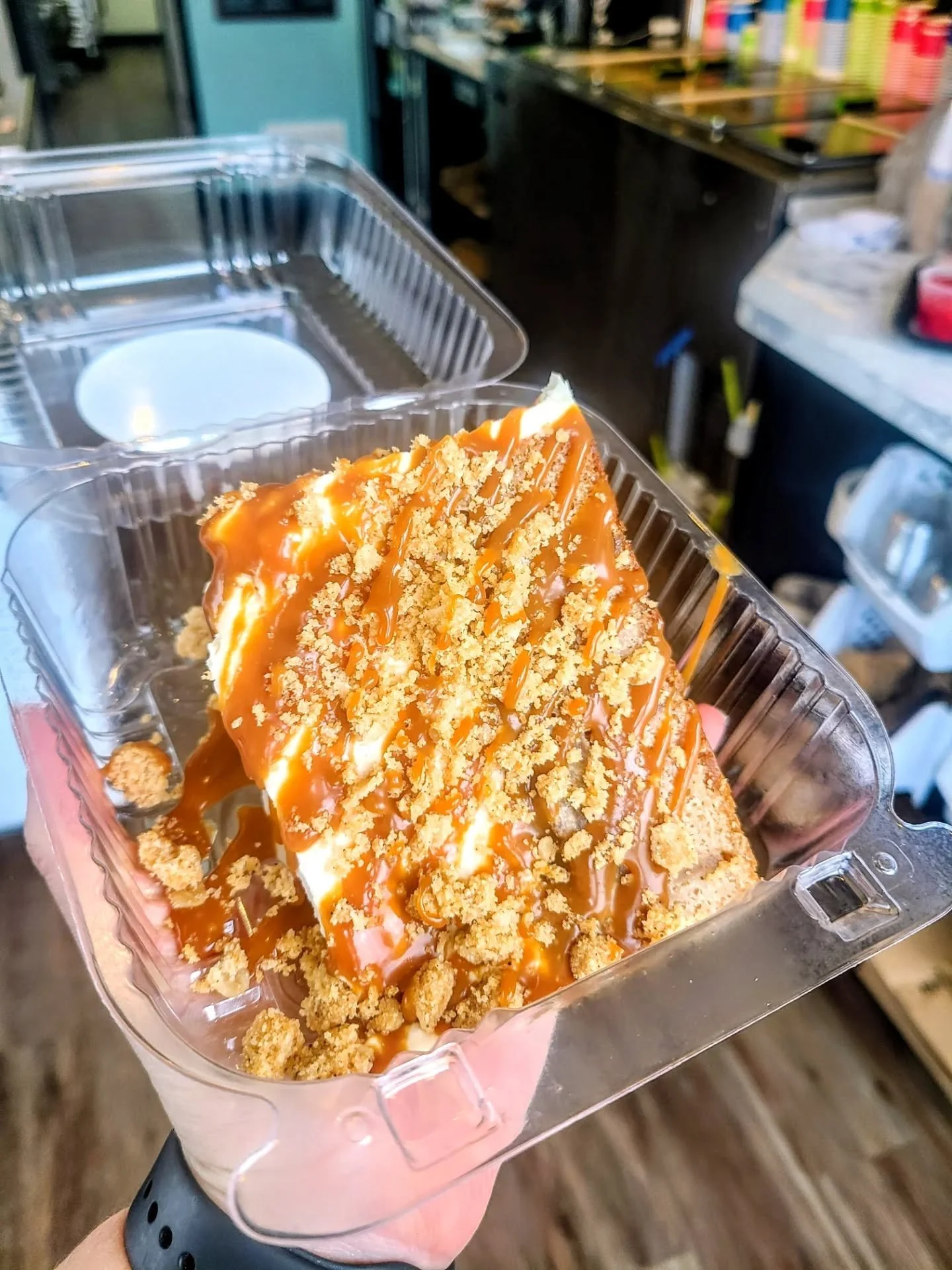 Swipe for all the goodies we're excited about having for you this weekend -->

&bull; caramel apple ice cream cake slices
&bull; sprinkle cookie cream pies
&bull; citrus strawberry ice cream cake slices
&bull; vegan triple berry ice cream
&bull; t