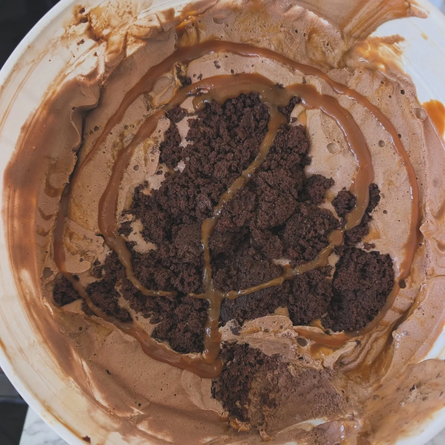 { FLAVOR ALERT } - Better Than Therapy!
&bull; our rich chocolate ice cream + house caramel streaks &amp; our chocolate cake crumbles &bull;

It's decadent, chocolatey and dare I say..better than therapy?! You'll have to decide for yourself on that o