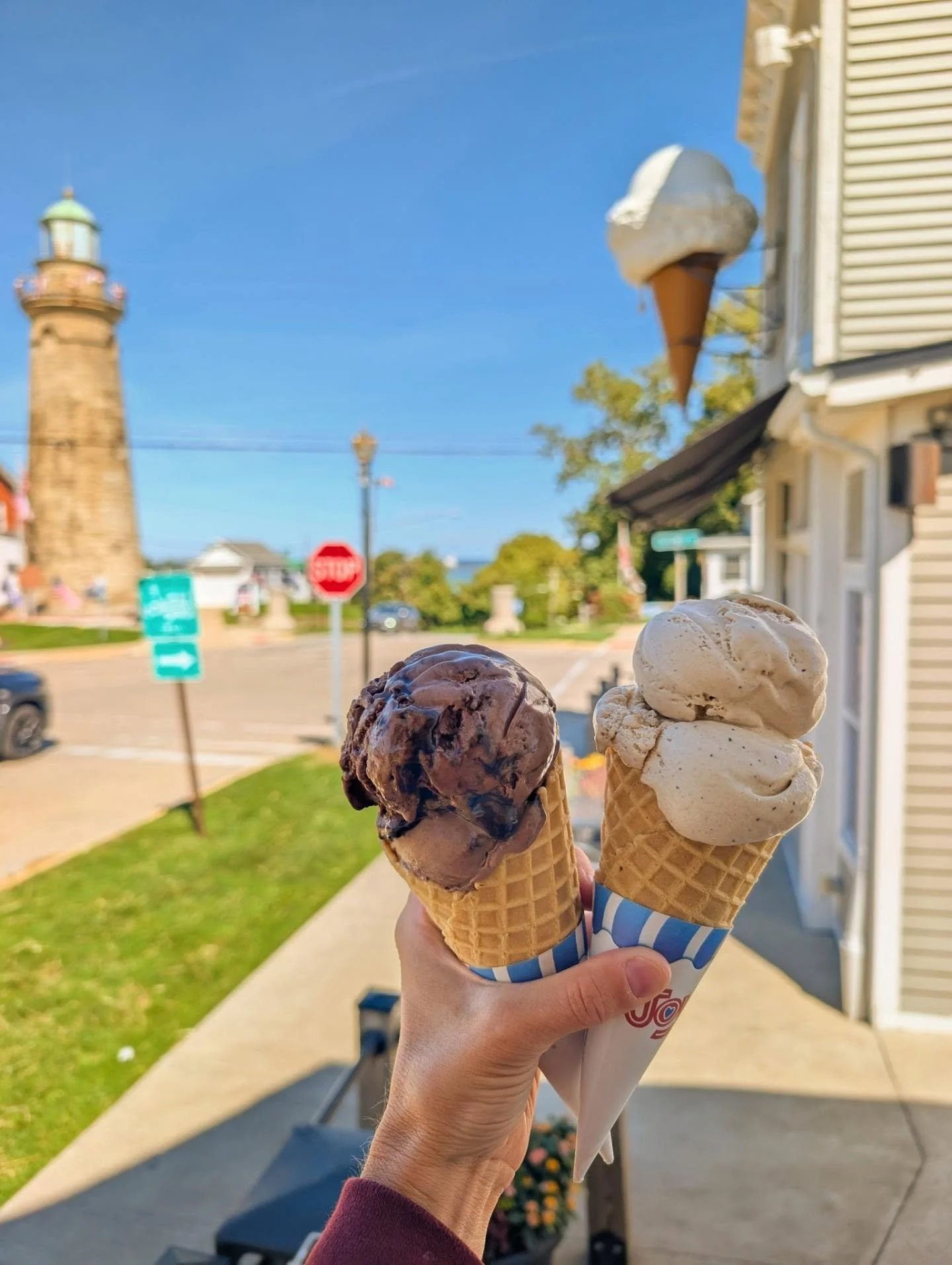 Happy Labor Day!!! 
Open 12-9 today with a double { FLAVOR ALERT } and the best laborers in the land...aka my team. 

Forever grateful for them busting absolute booty all the time, wanting to work on holidays, not complaining about anything (like eve