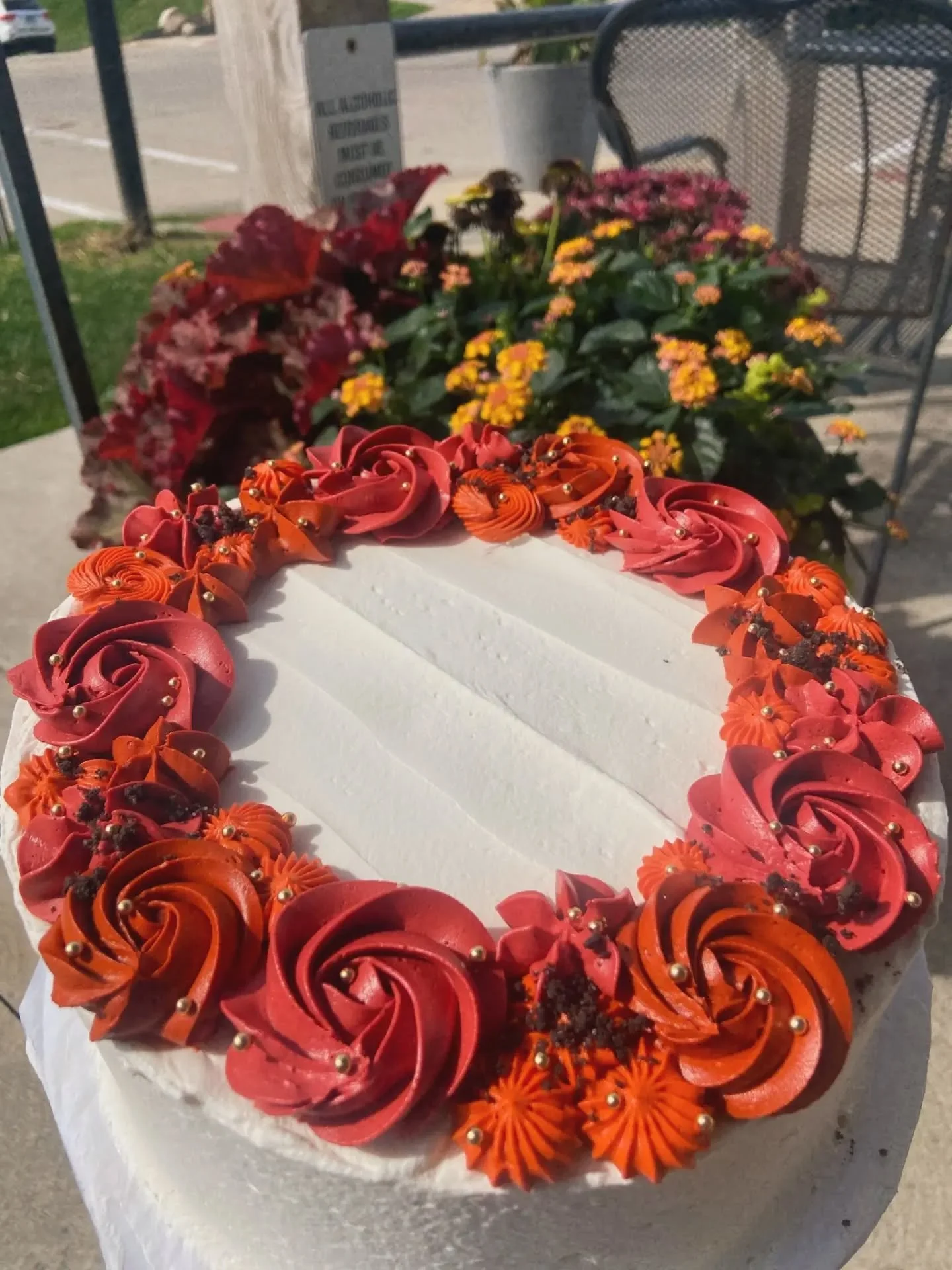 Heading towards fall weather, so that means fall colors 😍.

Celebrating something? We try to always have a few ice cream cake options in our freezer, in addition to the ice cream pie options. 

2 ice cream cakes up for grabs right now -->
&bull; 