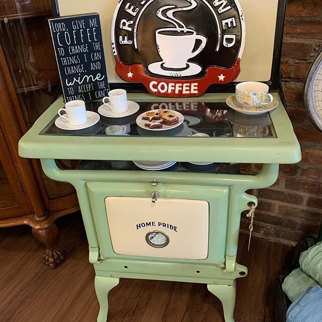 Vintage Coffee Bar. 
Early 1900&rsquo;s &ldquo;Home Pride&rdquo; Vintage Stove, repurposed into coffee bar. Talk about a conversation piece!! 😉
