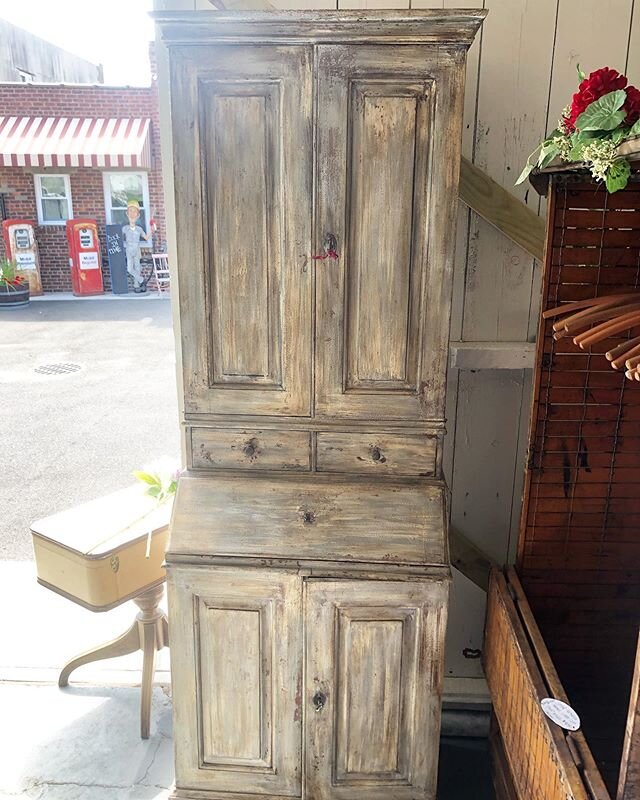 New distressed cabinet with hues of gray and beige. This is a piece you don&rsquo;t want to miss! Open from 11-4!