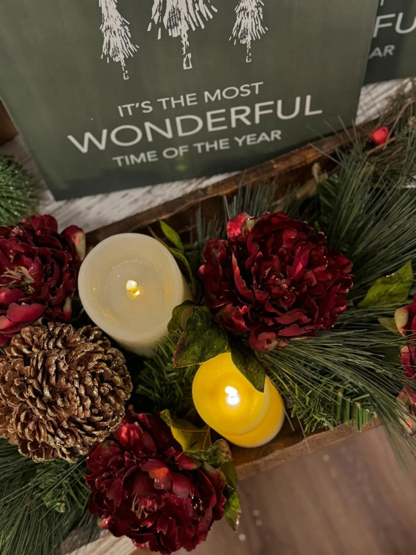 Did you know that we can help you create your own custom doughbowl?! Any holiday, any season- just choose your bowl (colors &amp; sizes vary) and pick any floral stems, candles, rings, signs, etc. literally anything! Make it your own!🤗

Perfect cent