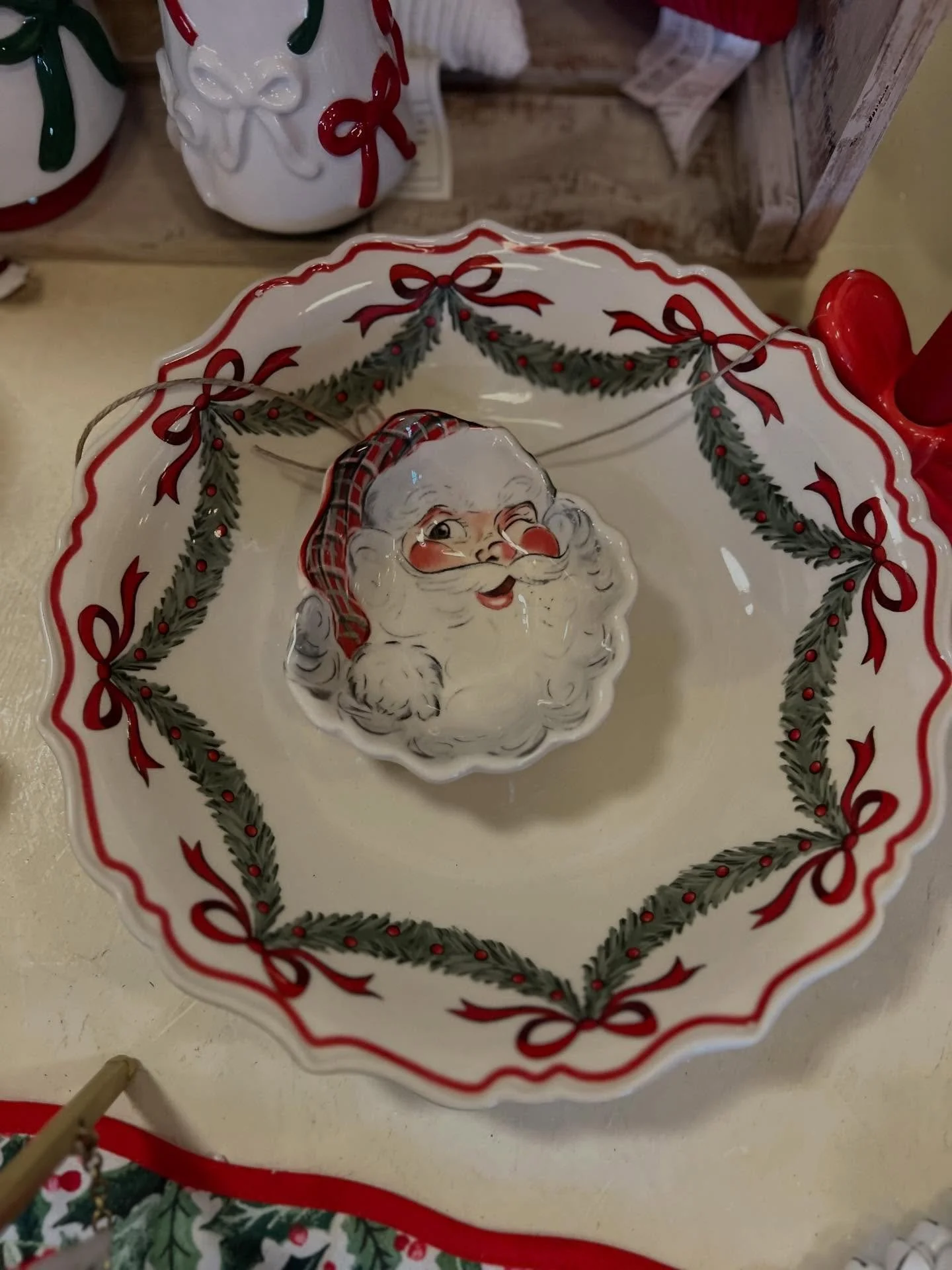 🎁Check out our holiday Bow decor🎁These pieces would be adorable in your home or make a perfect holiday gift! We are open from 10am to 5pm! Stop by and shop with us! 
.
.
.
#bow #bowdecor #christmasbow #christmasdecor #holiday #shop #uniquegifts #ba