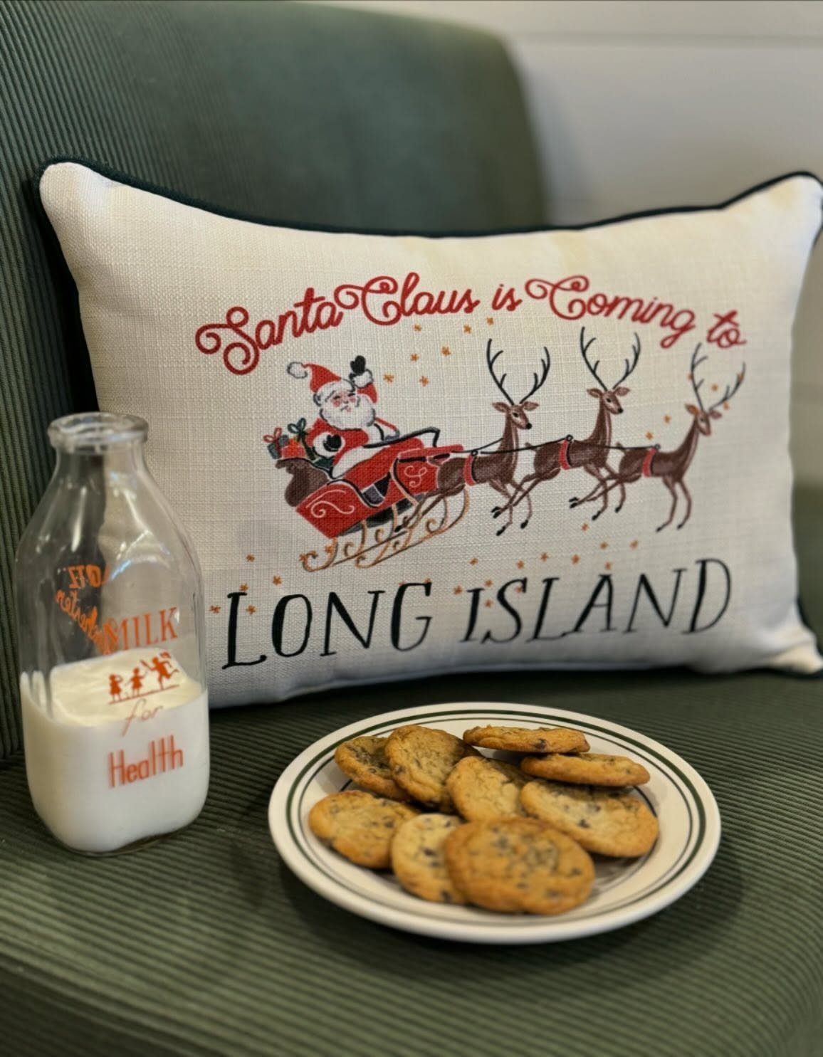 It&rsquo;s SANTA weekend!!! Come visit Santa today and tomorrow from 1-3pm! We are so excited to welcome him in from the North Pole!🎅🏻✨

*Just a few reminders*

Santa pictures will be OUTSIDE! Please dress accordingly to the cold weather! ❄️

Each 