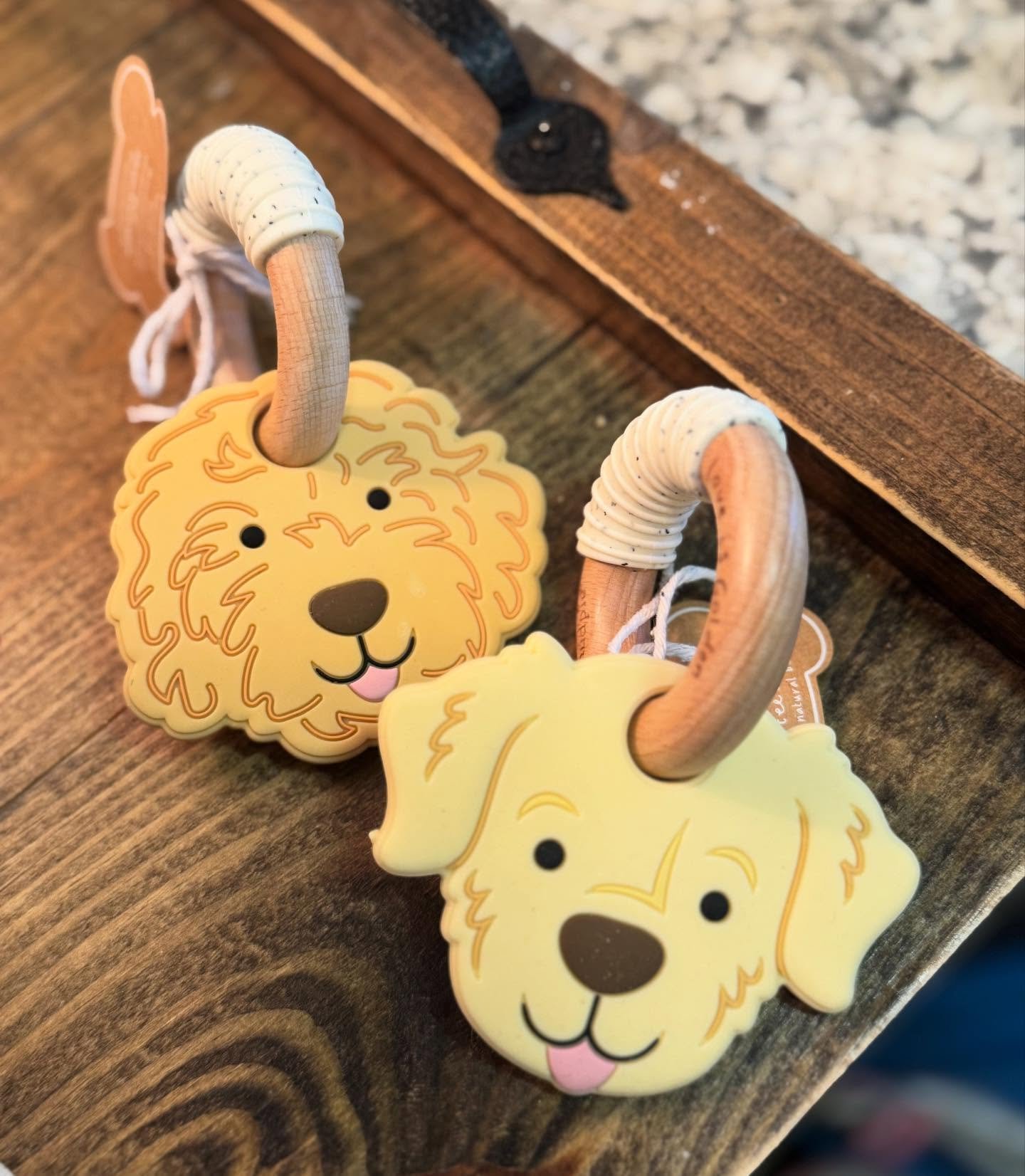 For our littlest dog lovers 🐶
These adorable baby teethers, featuring a Goldendoodle and Golden Retriever are perfect for babies who have a furry best friend at home 🐾💛
.
.
.
.
.
#backintime #nassaucountyny #longislandny #longislandnewyork #farmin