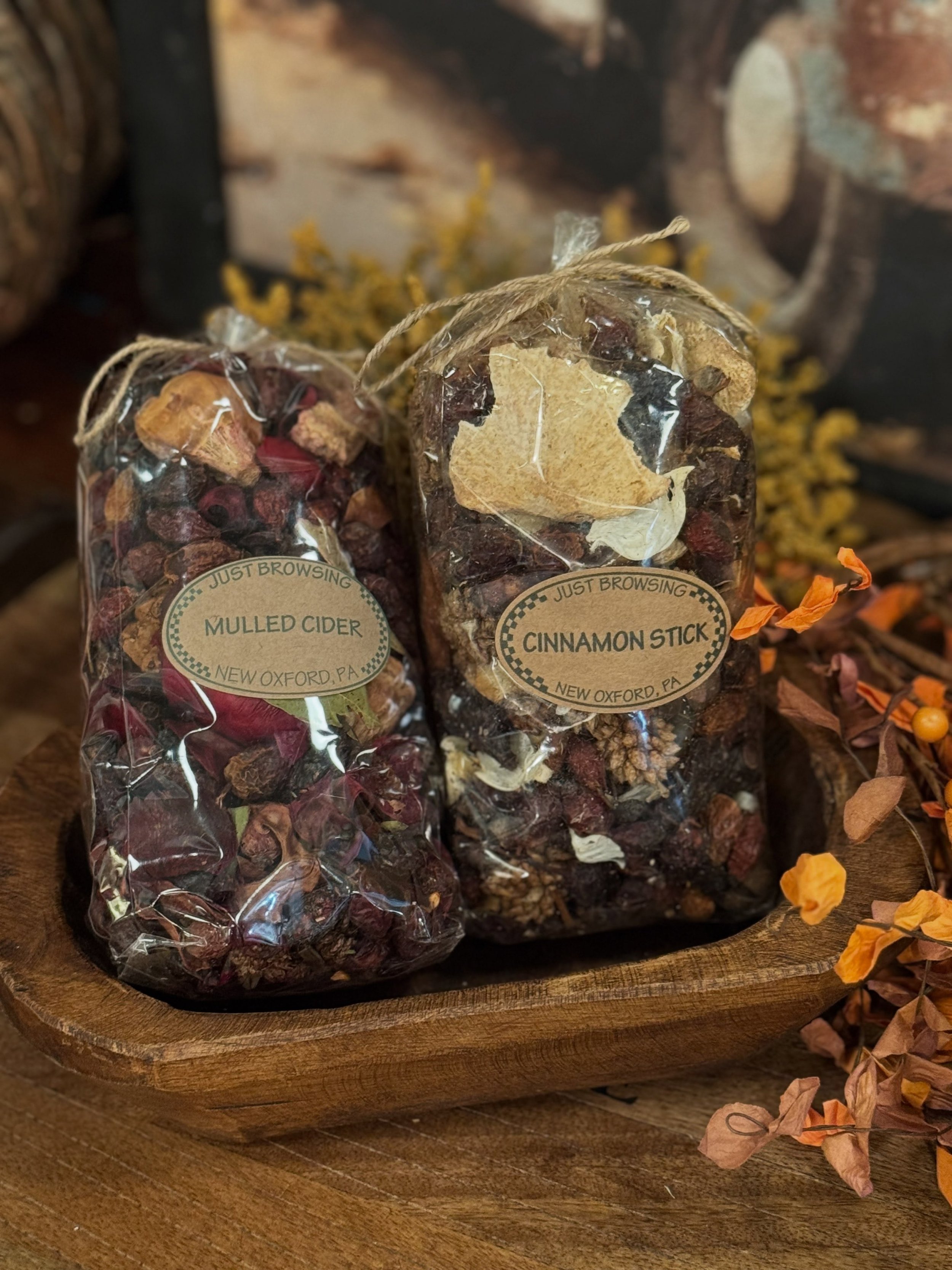 Come join us next Saturday, September 19th for our Fall Festival from 11am-3pm! Make your OWN Doughbowl with 3 potpourri scents to choose from! 

Orange Clove🍊
Mulled Cider 🍂
Cinnamon Stick 🎃

Top with mini pumpkins to complete the look! 
$25

We 