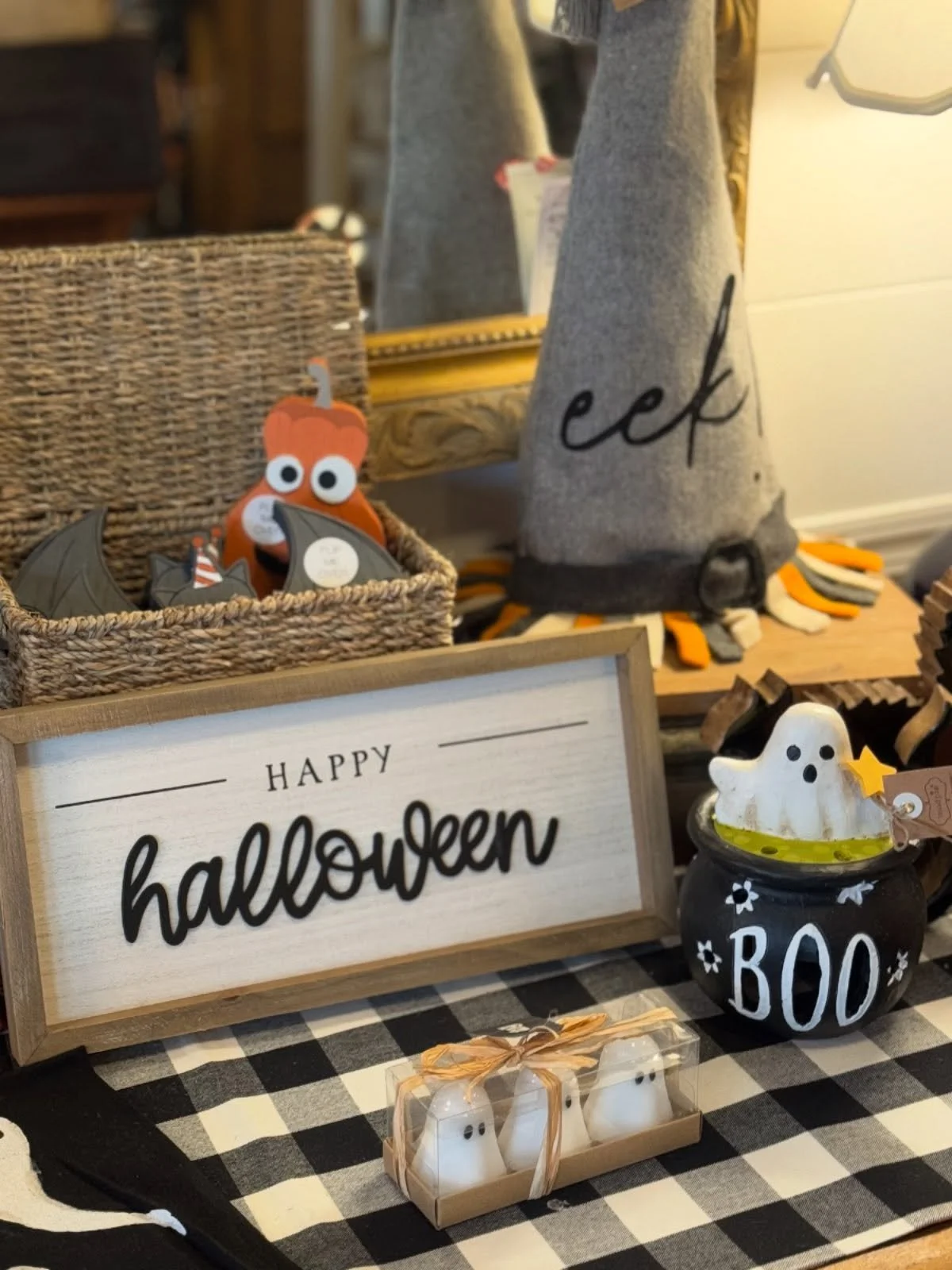 FALL SALE STARTS TODAY! 🎃🍂

This is your sign to grab all the fall &amp; Halloween goodies you&rsquo;ve been eyeing! 👀🧡 25% OFF all fall + Halloween decor starting TODAY! 🍁🕷️
*Few exceptions apply. Final Sale*

Come shop before your favorites d