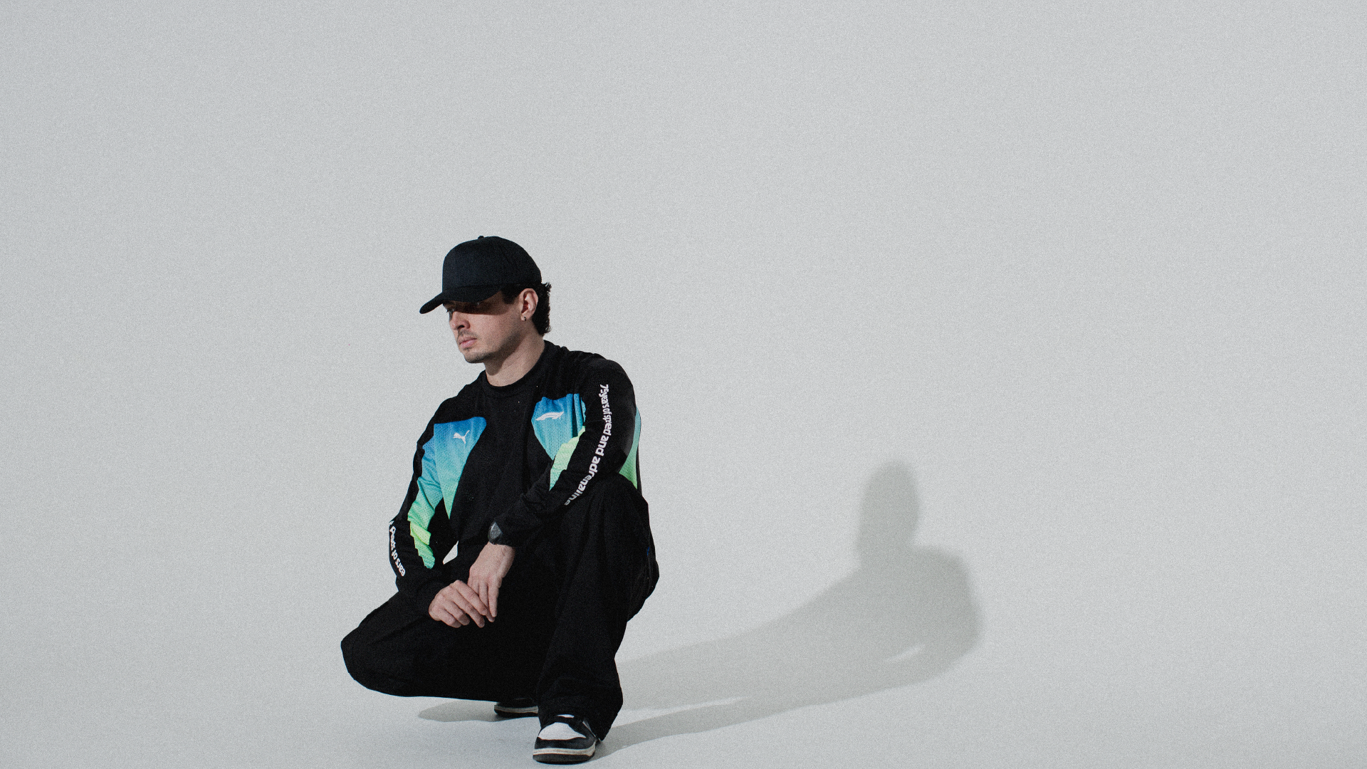 OMNOM_ARTIST PAGE_HIGHLIGHT_1920 X 1080_1.png