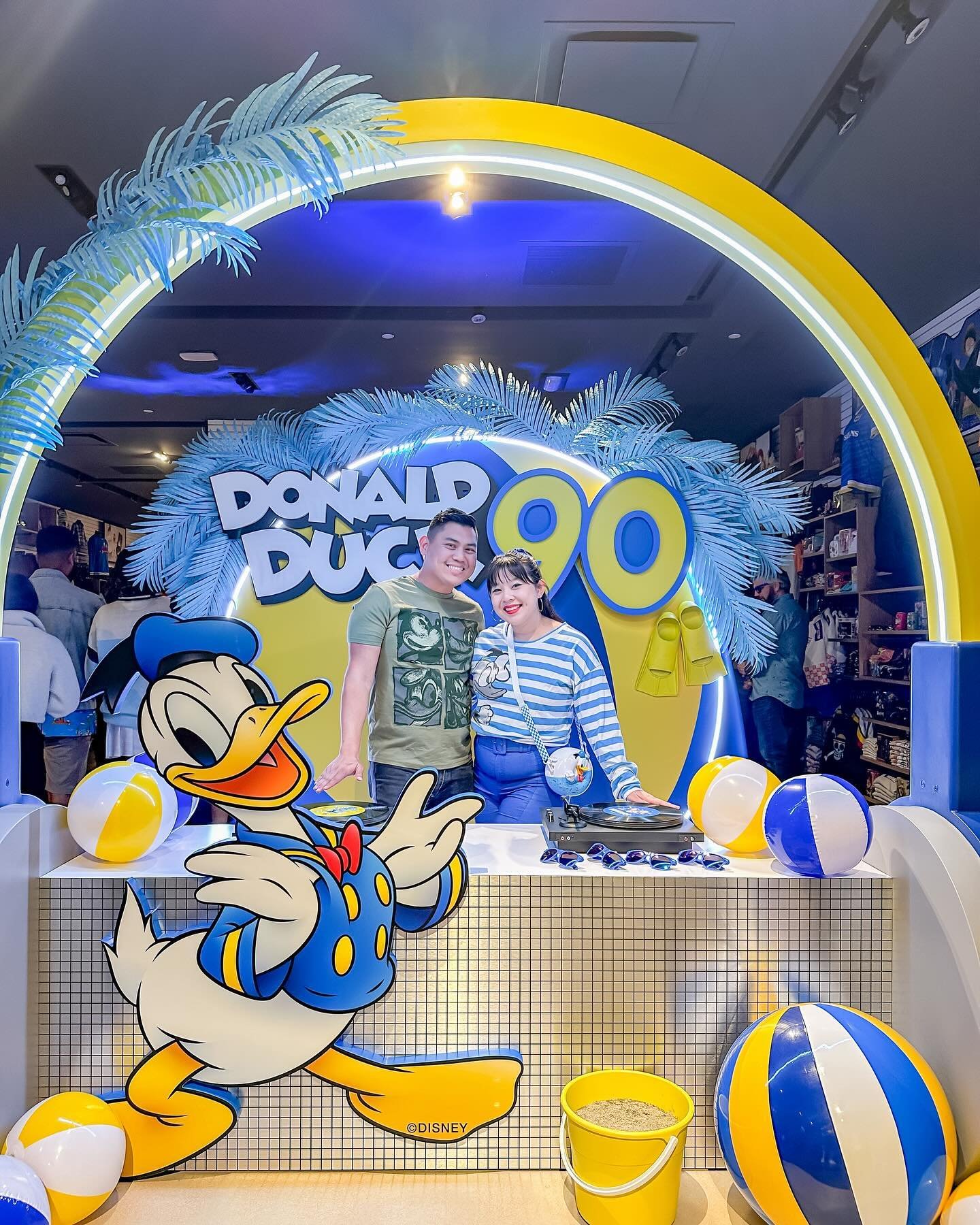 happy 90th birthday donald duck! 🎂

a couple of nights ago, kev and i got a sneak peek at @disneystyle x @boxlunchgifts&rsquo;s new collection celebrating 90 years of donald duck! we loved running into so many friends throughout the evening and had 